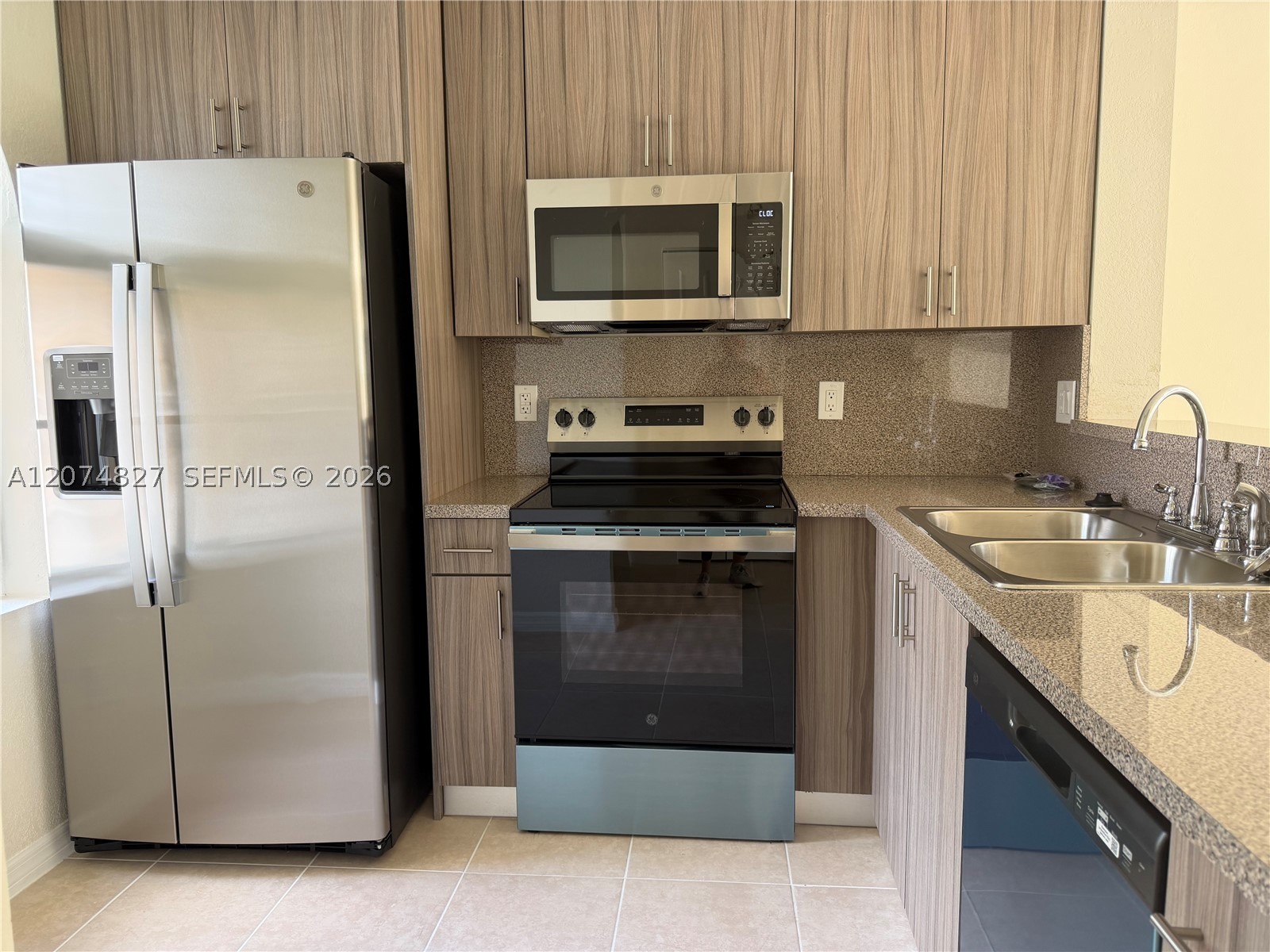 26259 Sw 135th Pl - Property Photo 2
