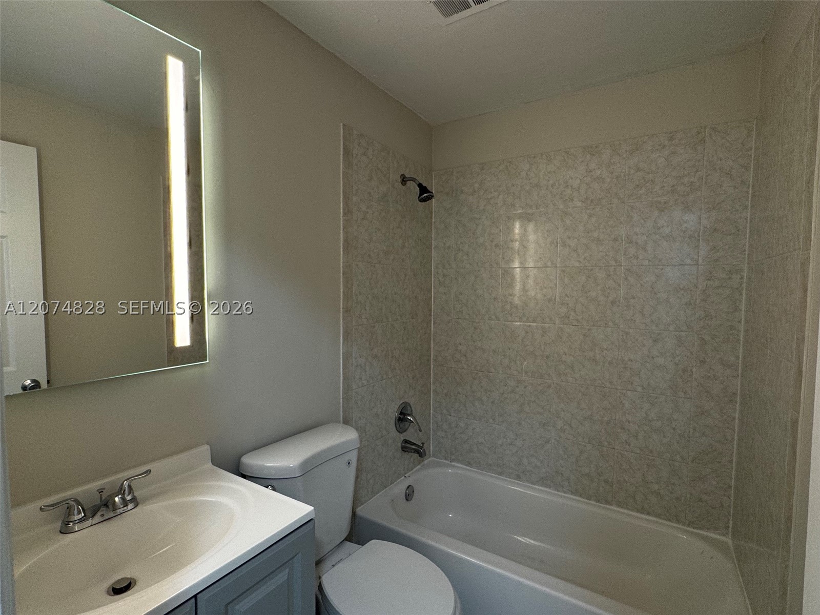 1345 W 28th St 12 Property Photo 15