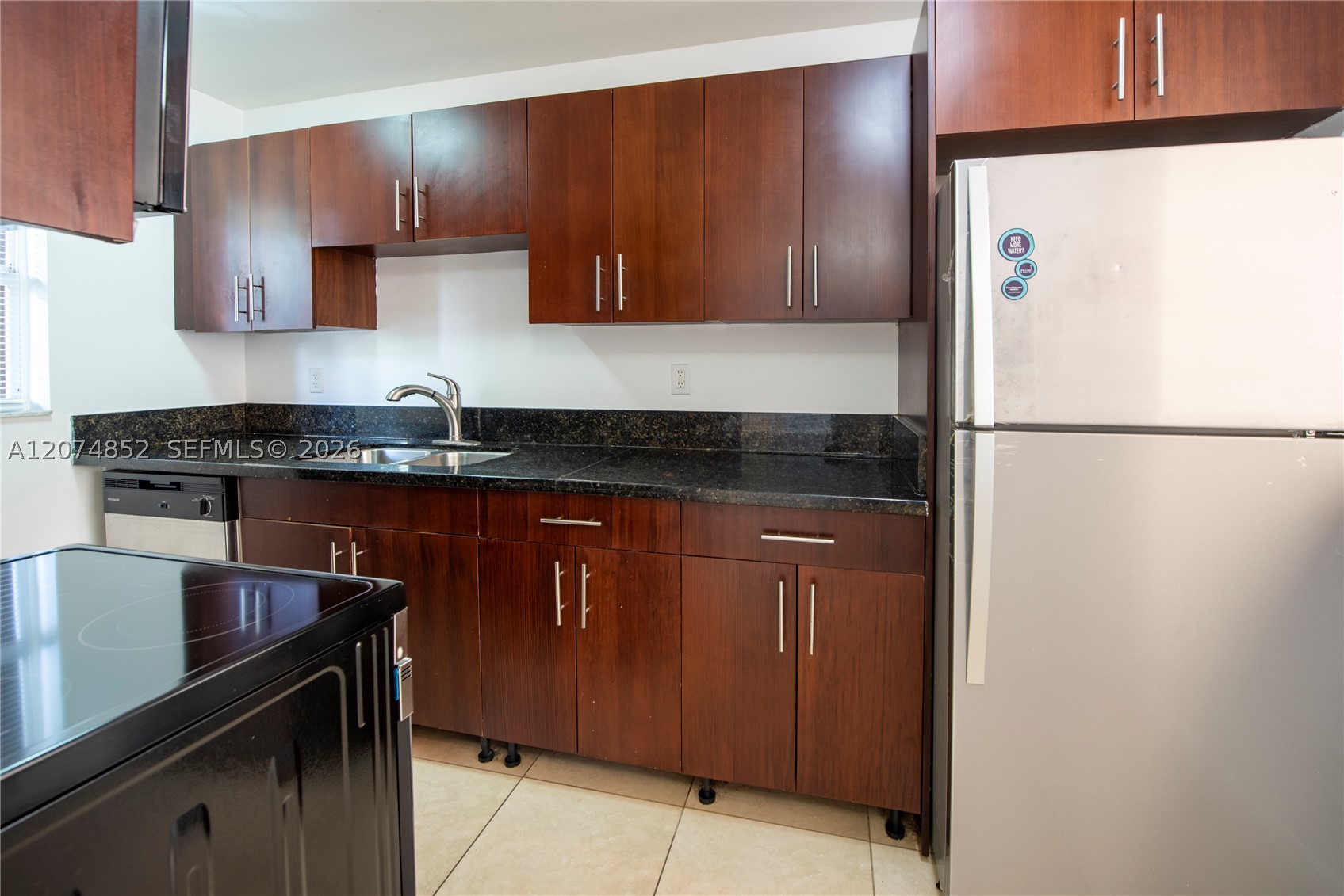 4147 Stirling Rd 406 Property Photo 3