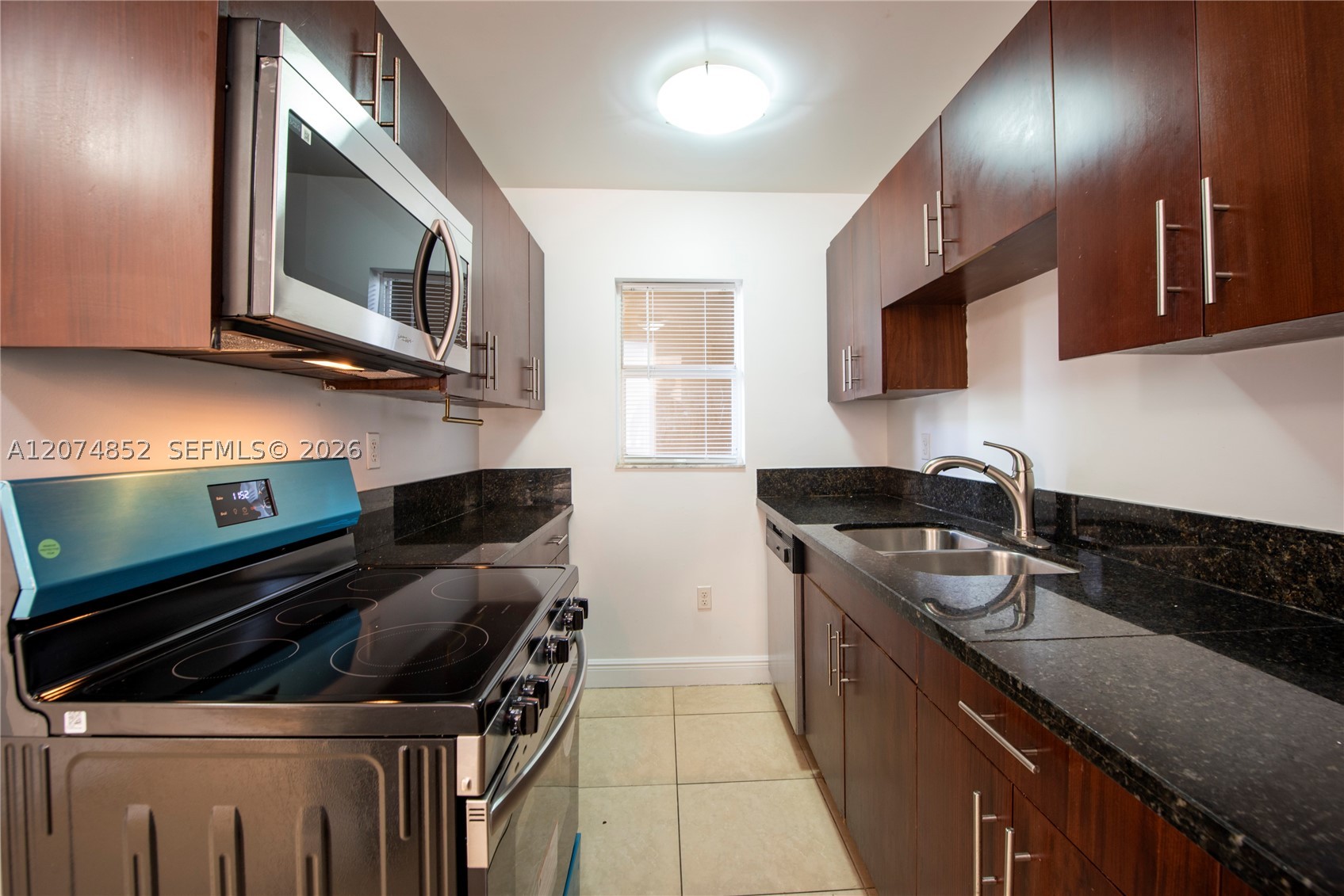 4147 Stirling Rd 406 Property Photo 4