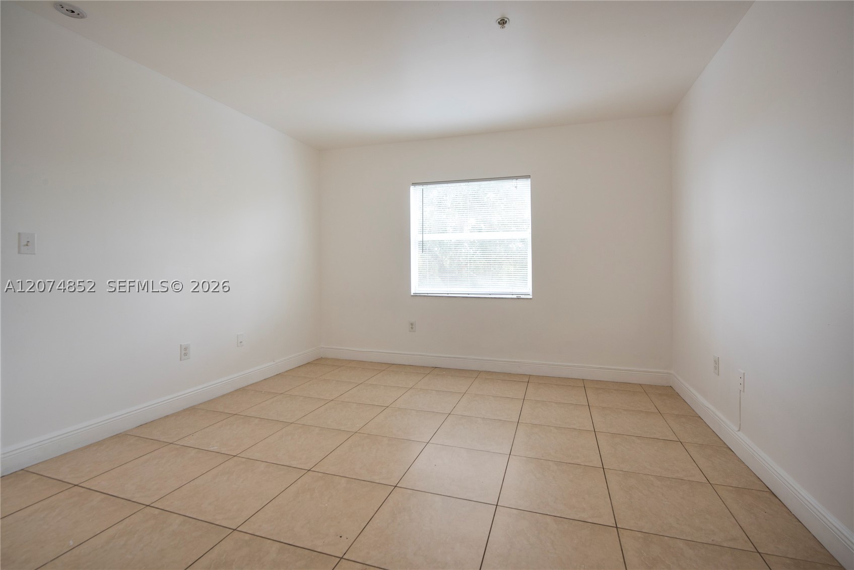 4147 Stirling Rd 406 Property Photo 9