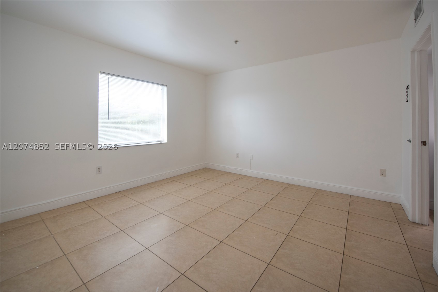 4147 Stirling Rd 406 Property Photo 10