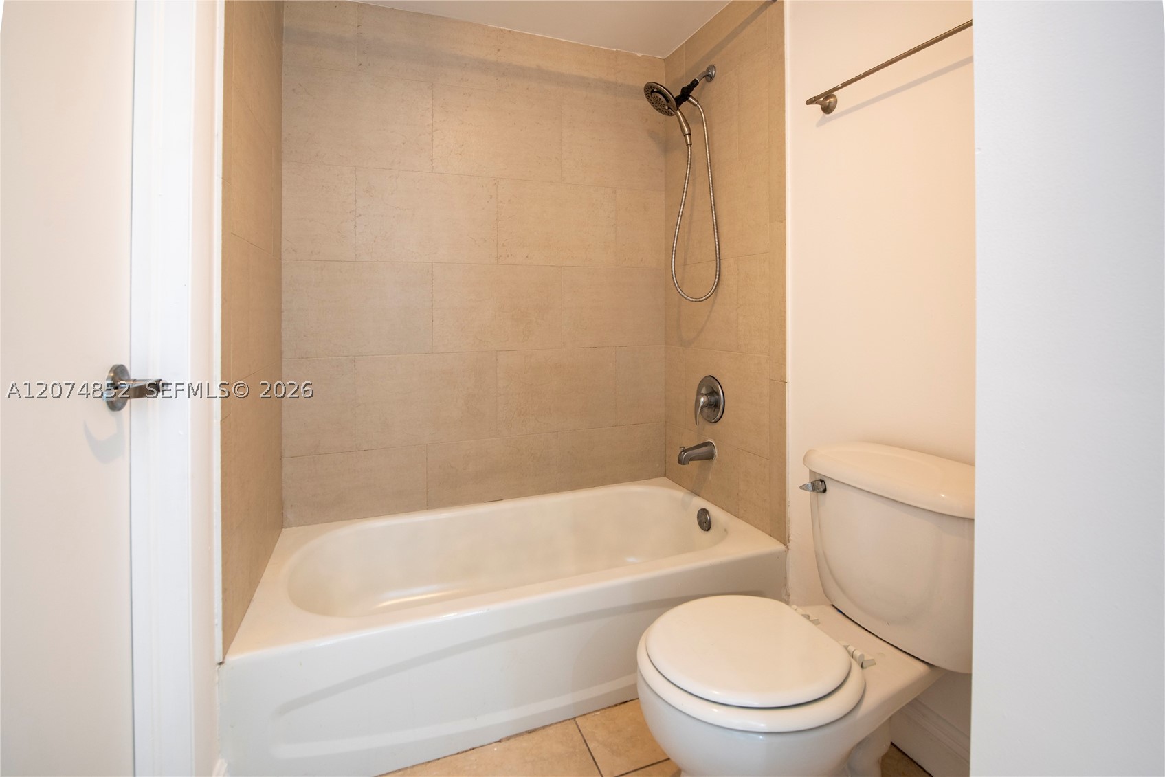 4147 Stirling Rd 406 Property Photo 11