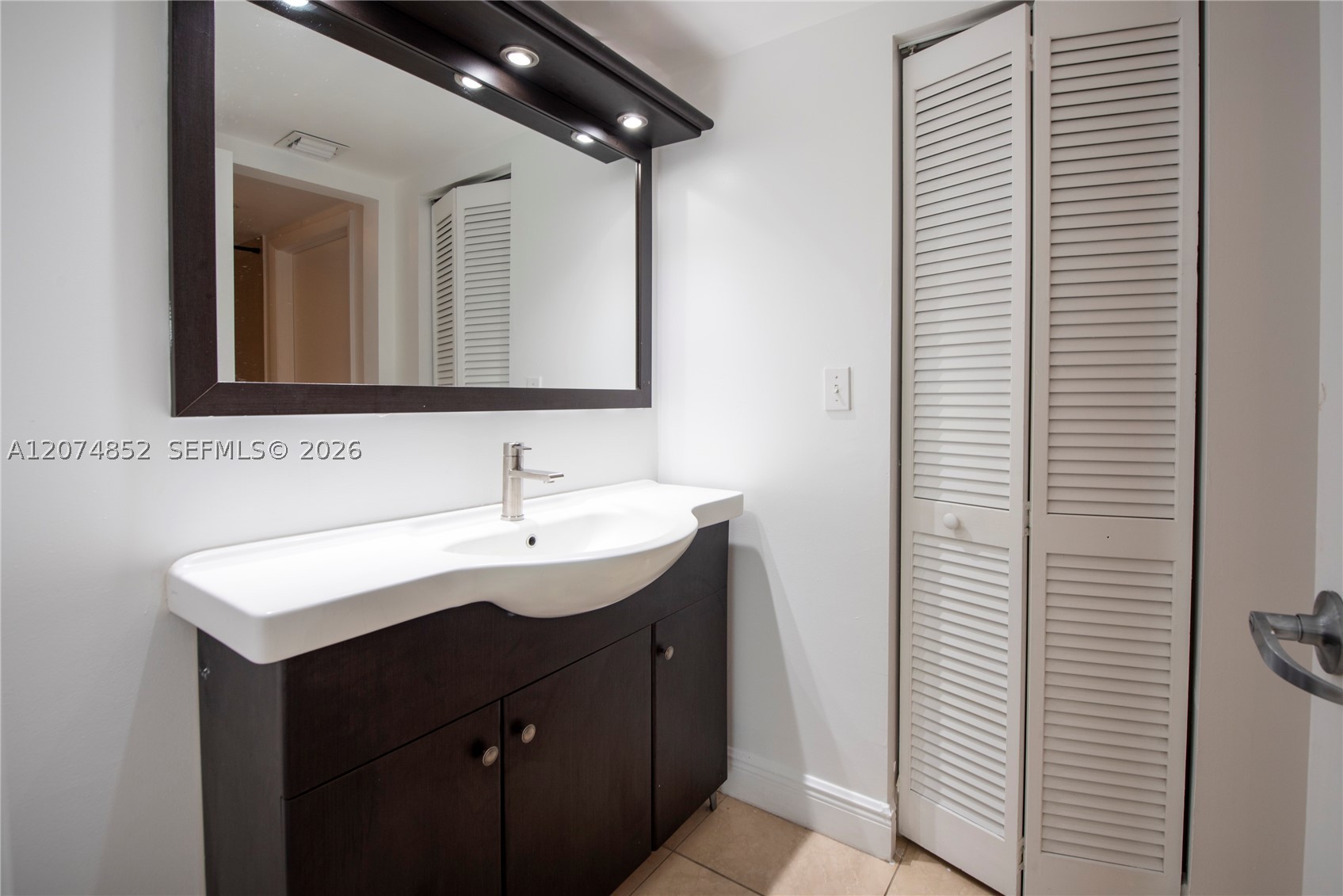 4147 Stirling Rd 406 Property Photo 12