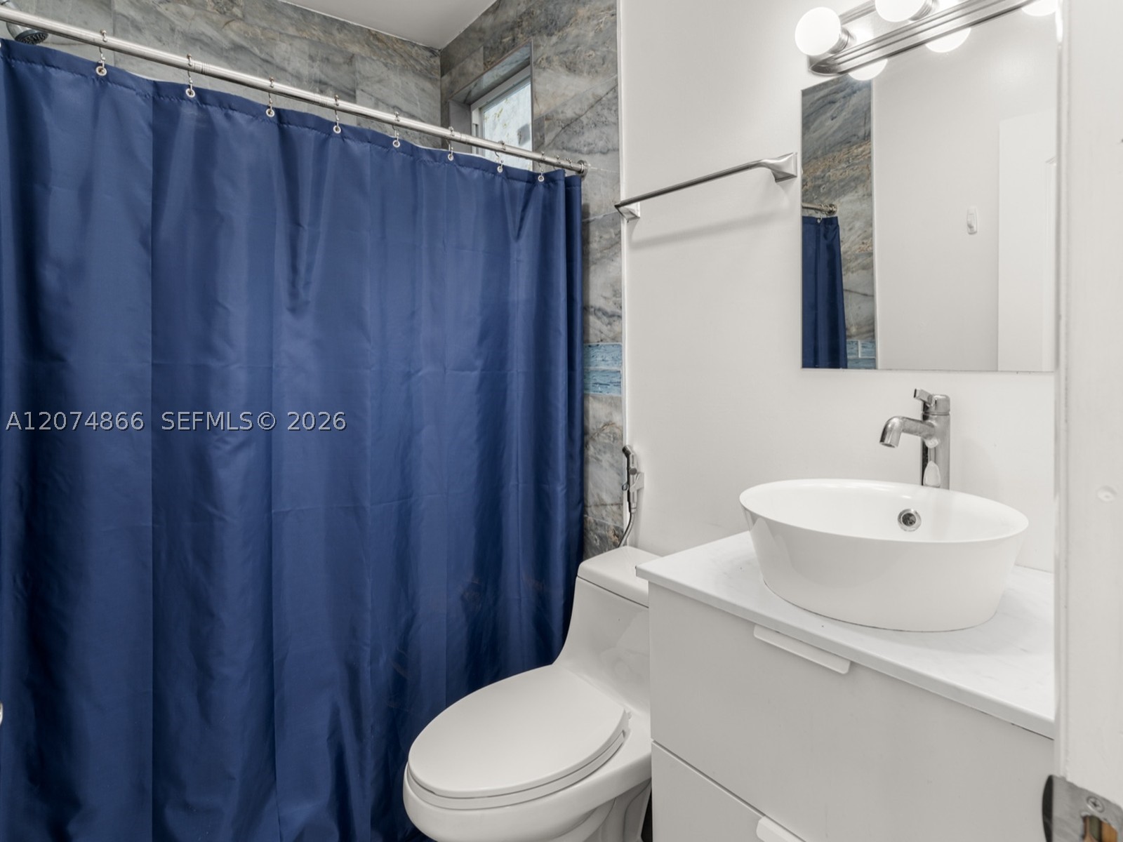 740 Nw 32nd Ct Property Photo 7