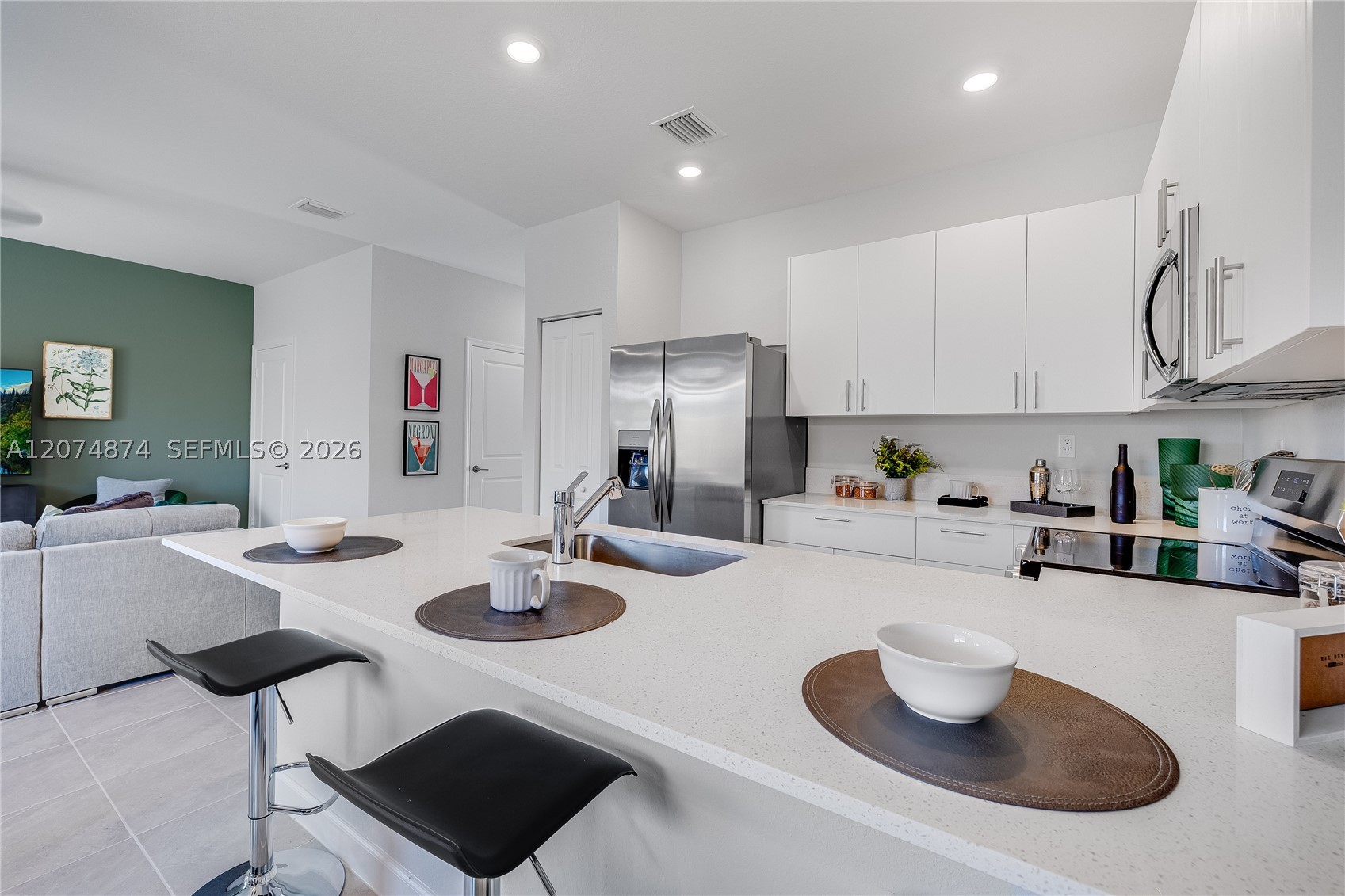 A12074874 Property Photo 4