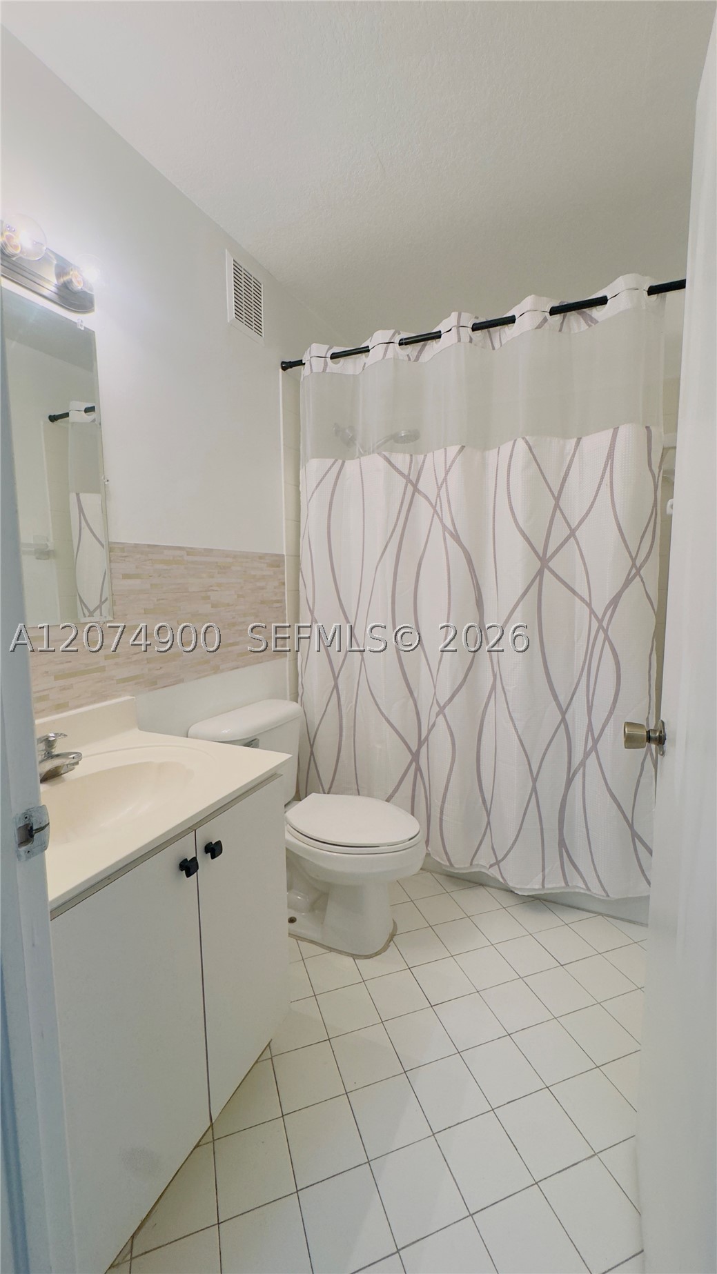 990 Ne 33rd Ter 202 Property Photo 7