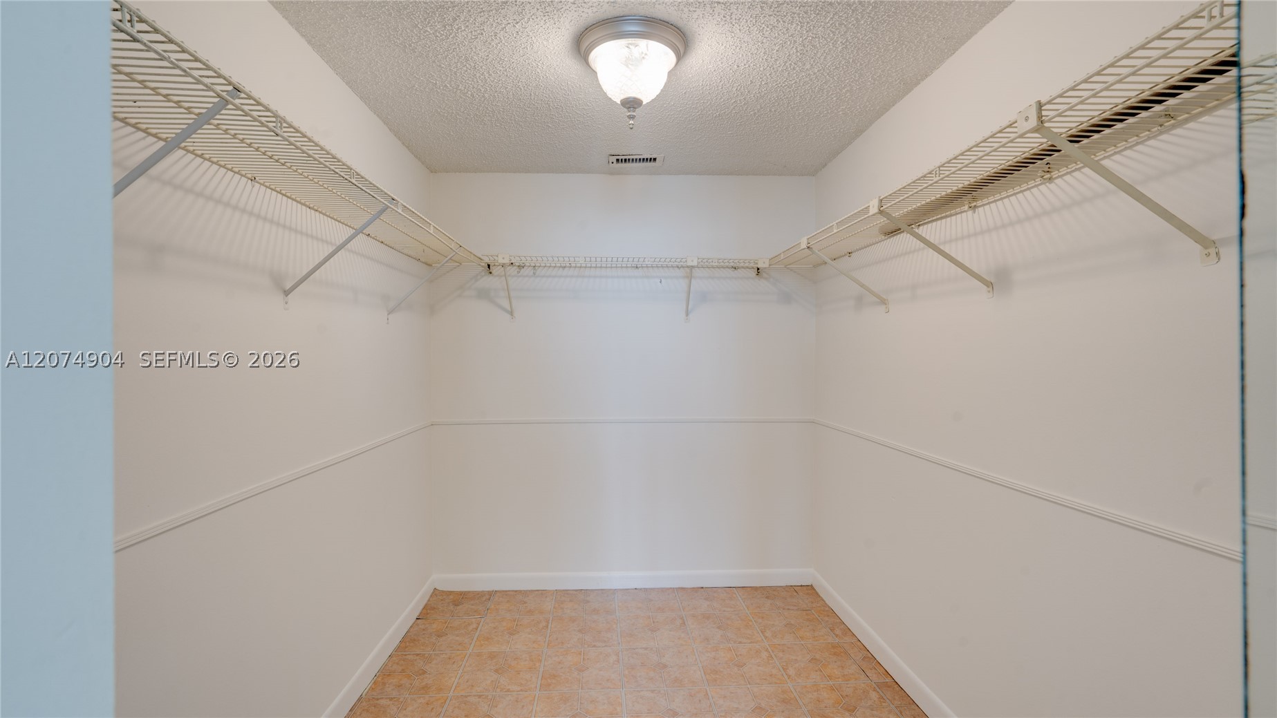 114 Lake Emerald Dr 409 Property Photo 10