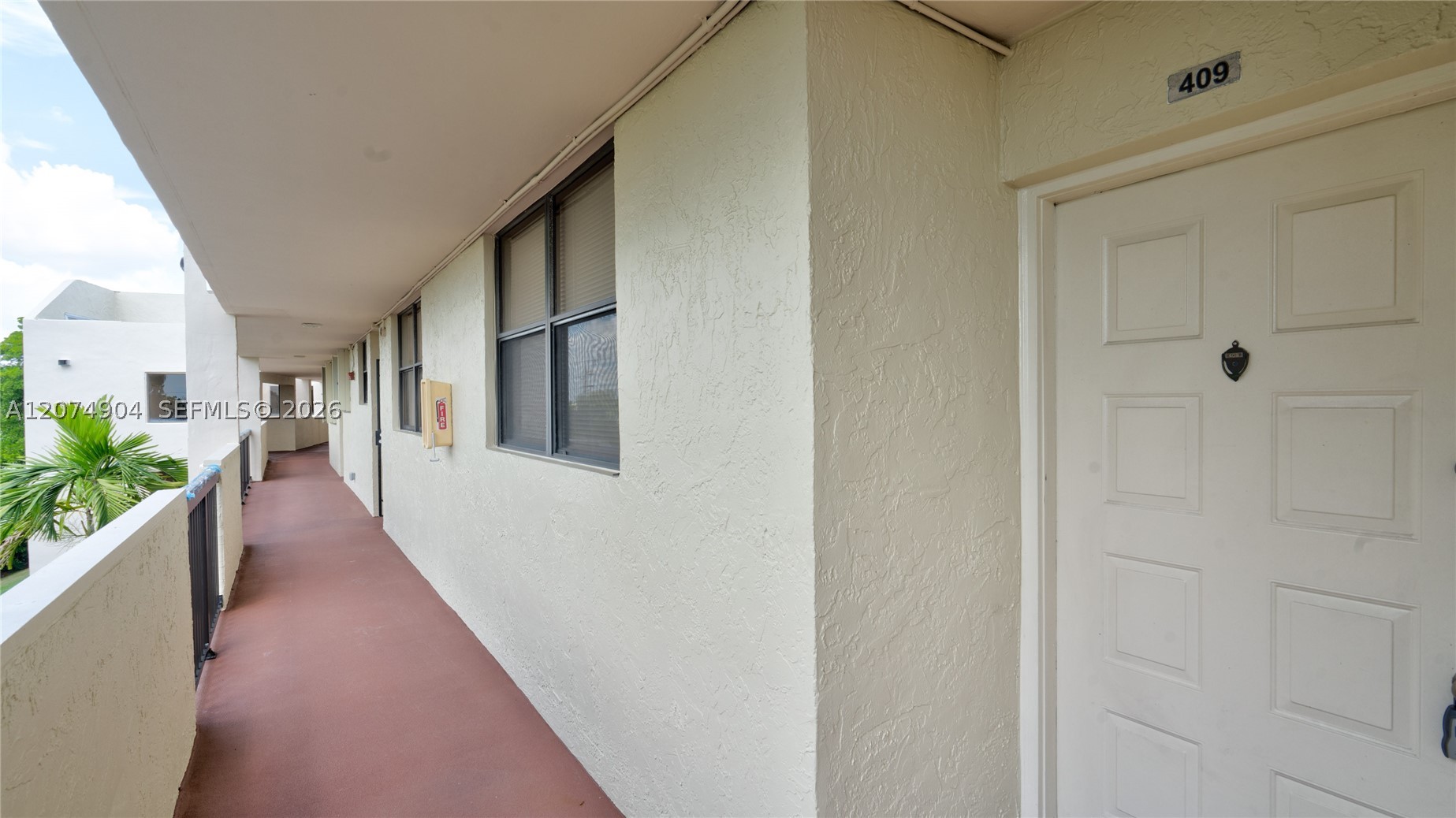 114 Lake Emerald Dr 409 Property Photo 17