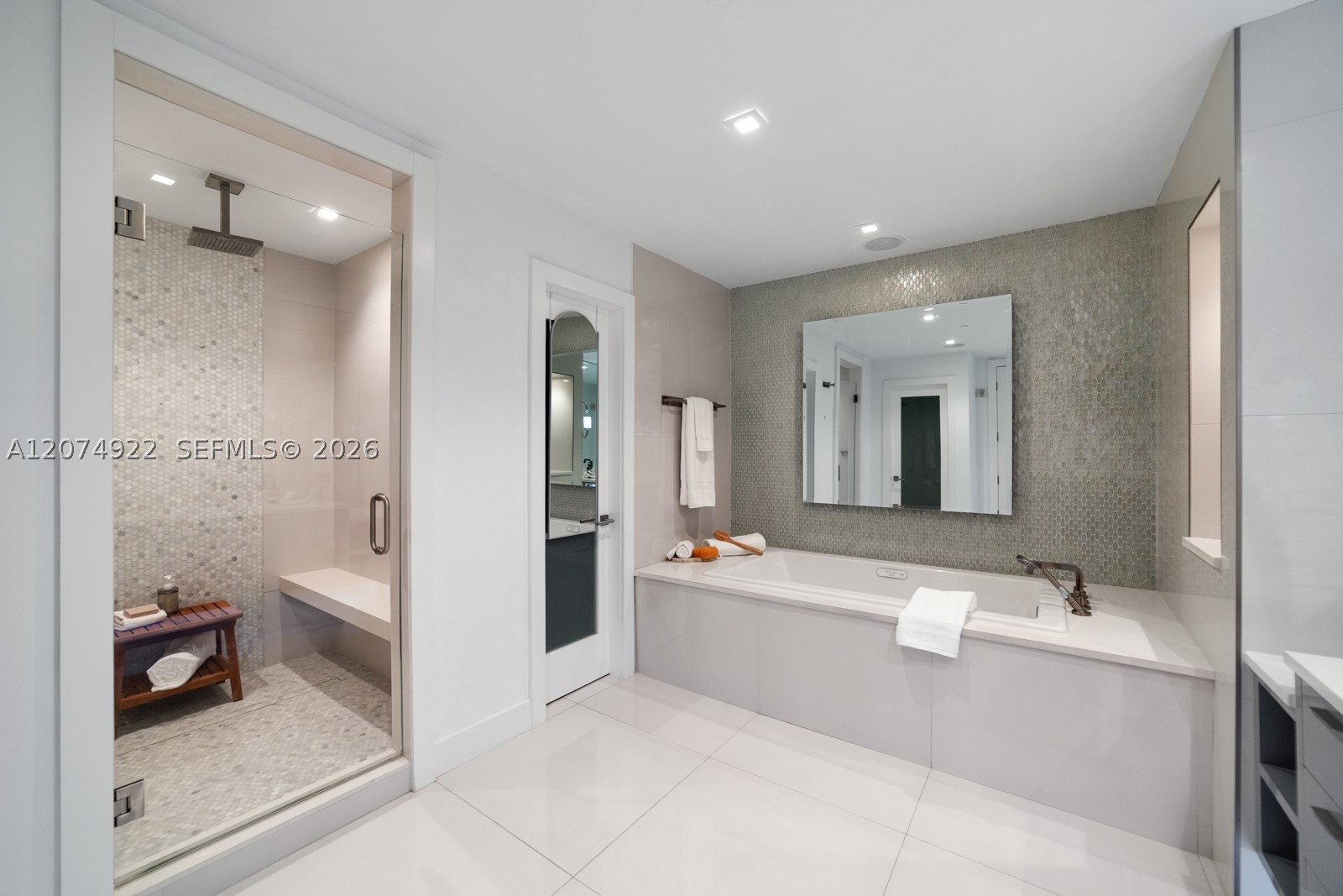 5959 Collins Ave 1606 Property Photo 18