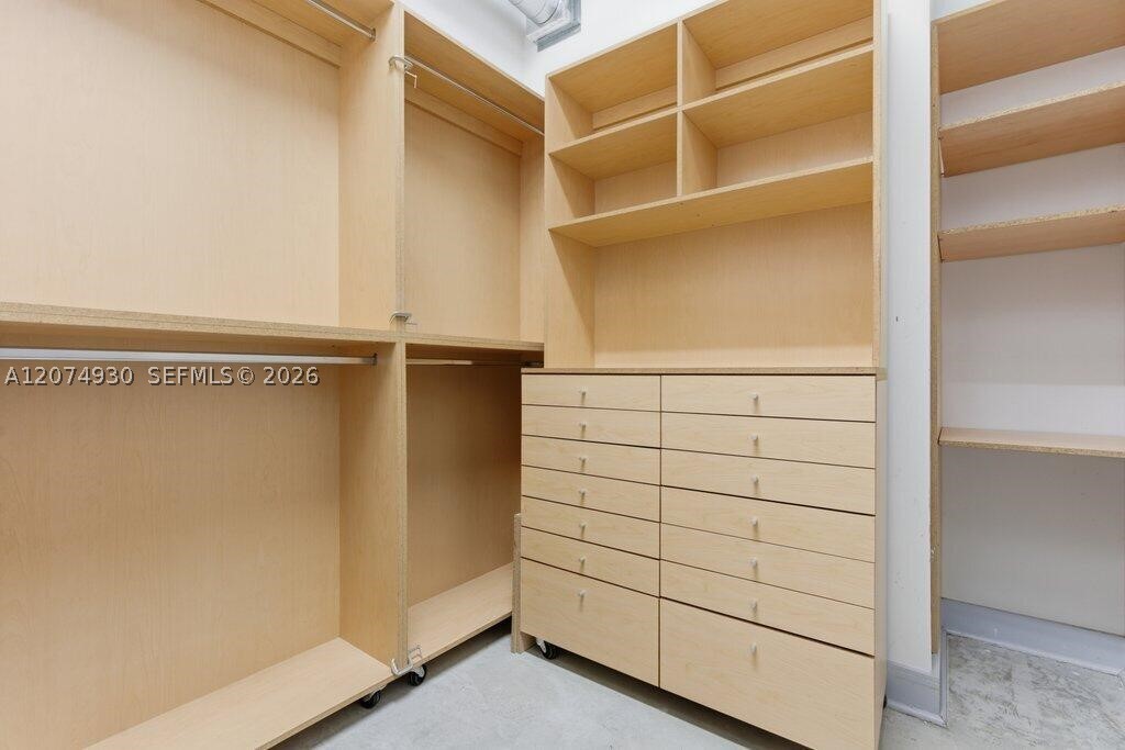 425 N Andrews Ave 202 Property Photo 6