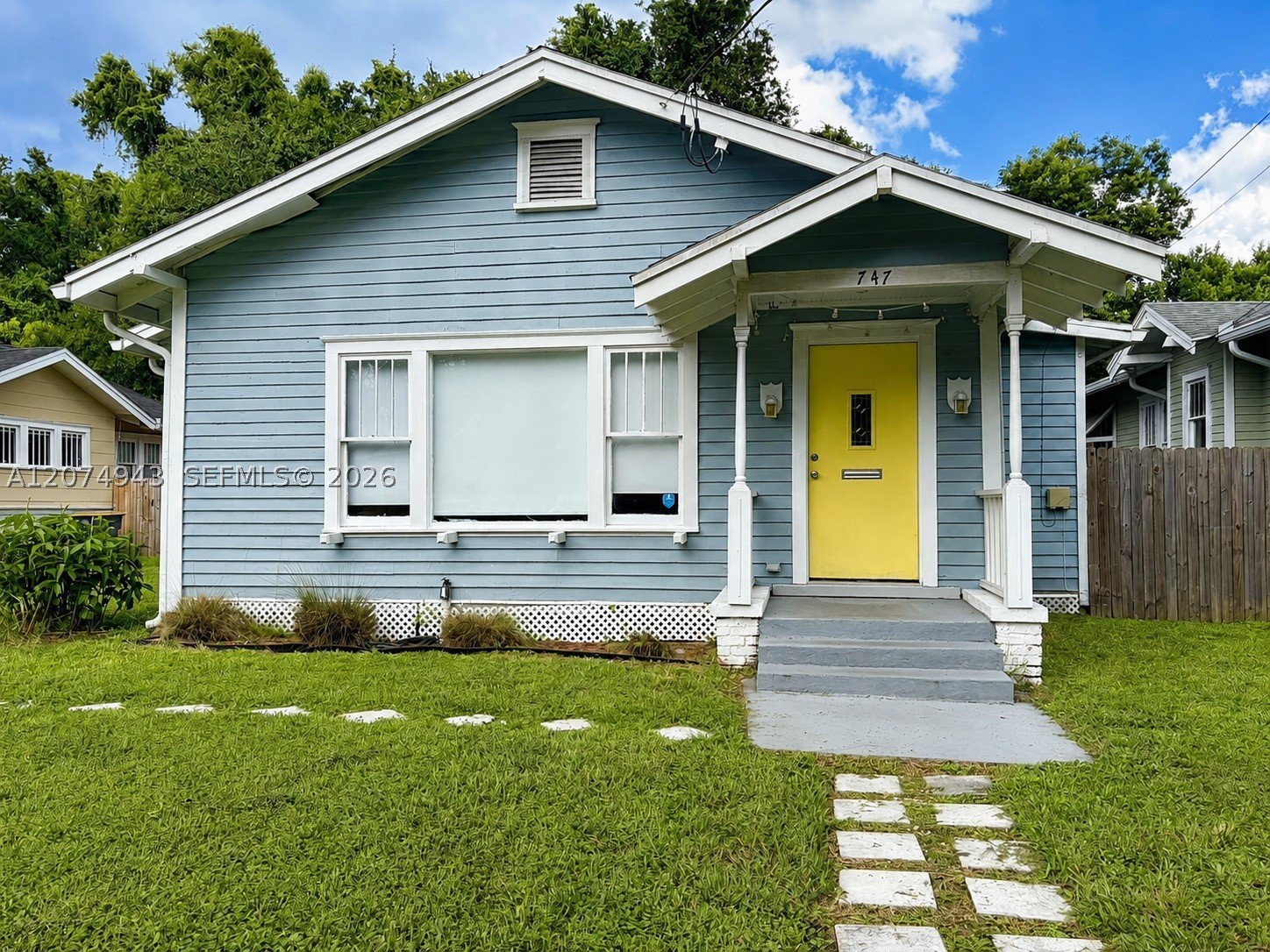 747 West Street Property Photo 1