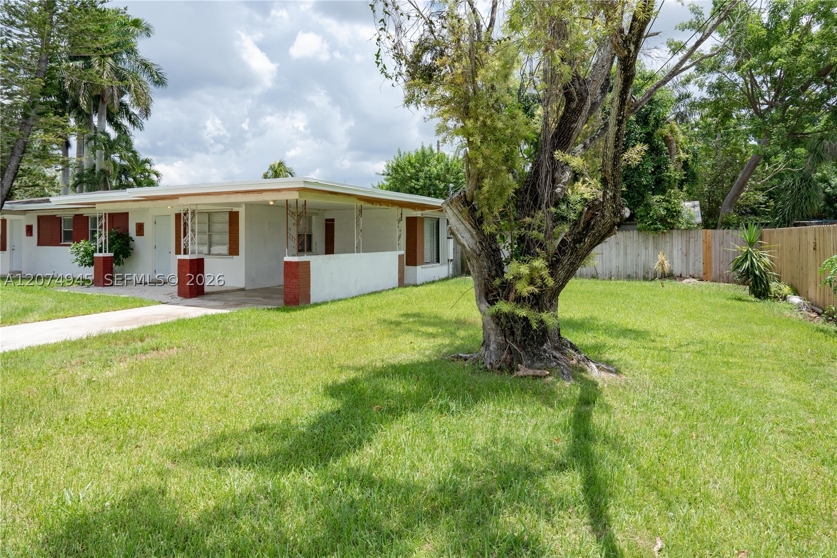 1329 NE Krome Ter 1329 Property Photo 1
