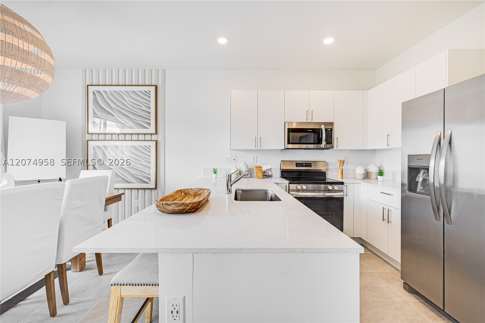 A12074958 Property Photo 2