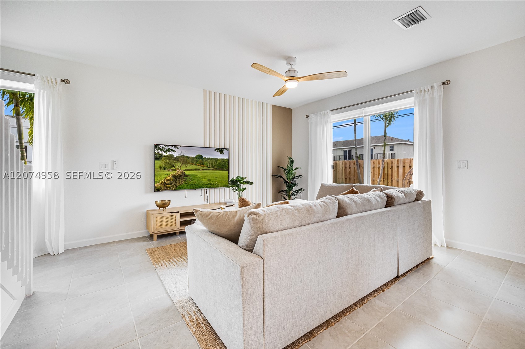 A12074958 Property Photo 7