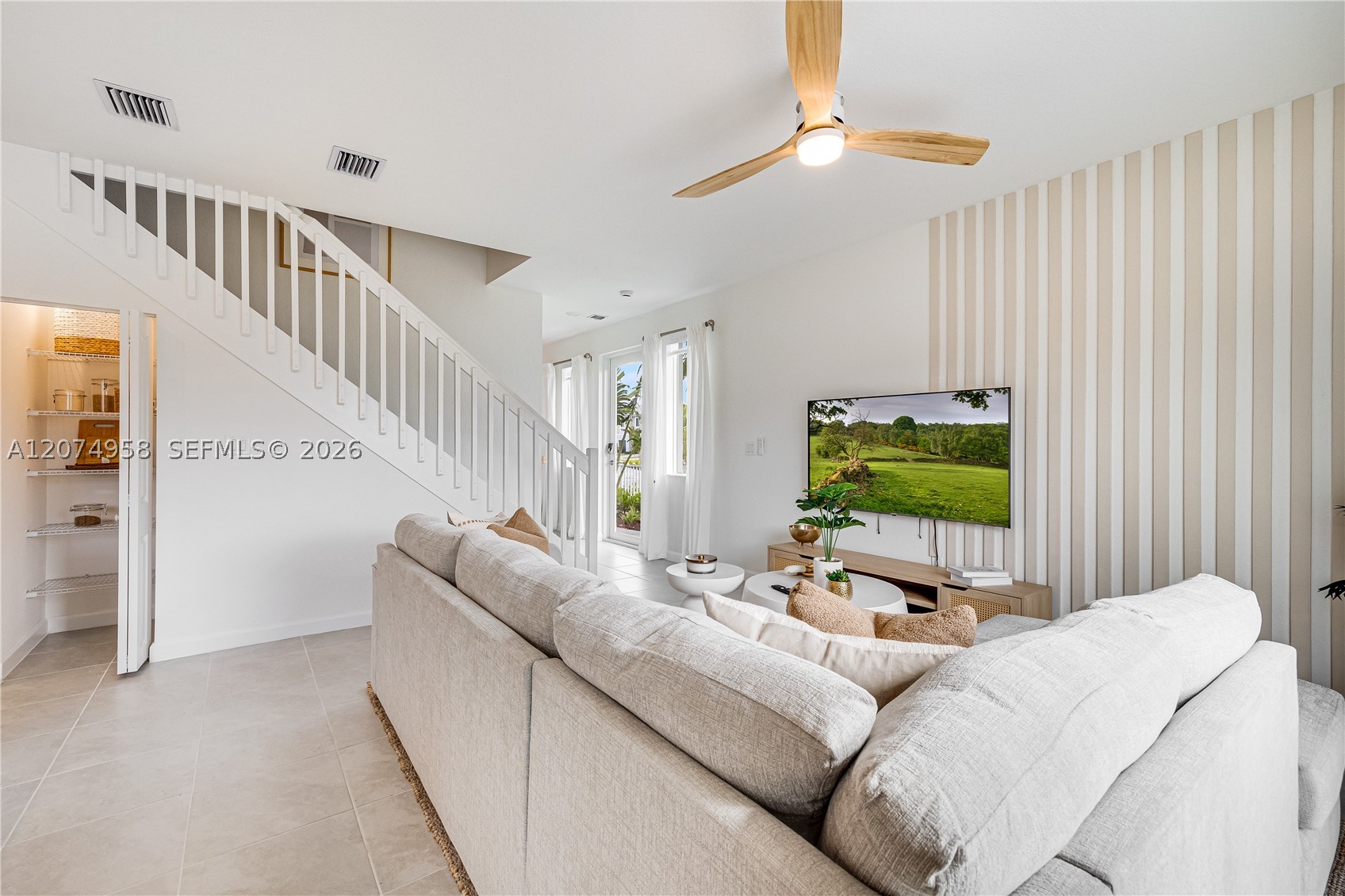 A12074958 Property Photo 8