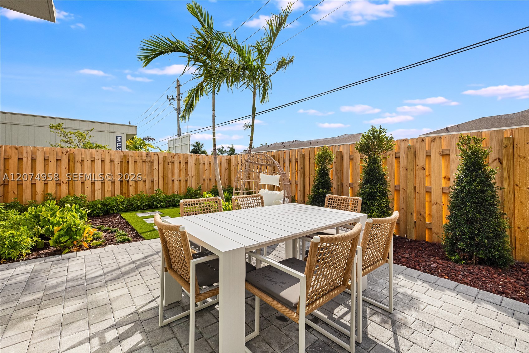 A12074958 Property Photo 29