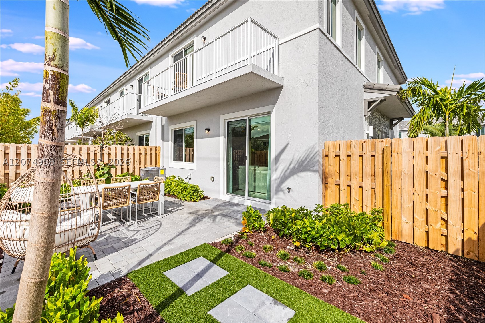 A12074958 Property Photo 31