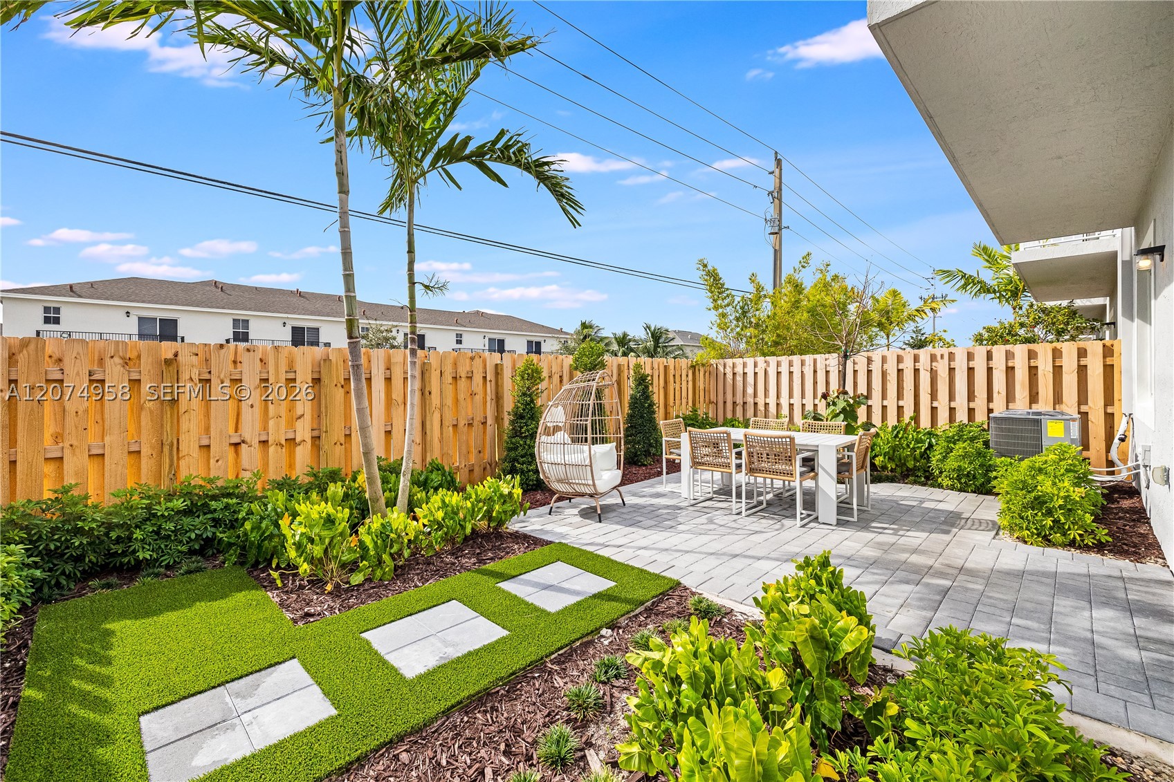 A12074958 Property Photo 32