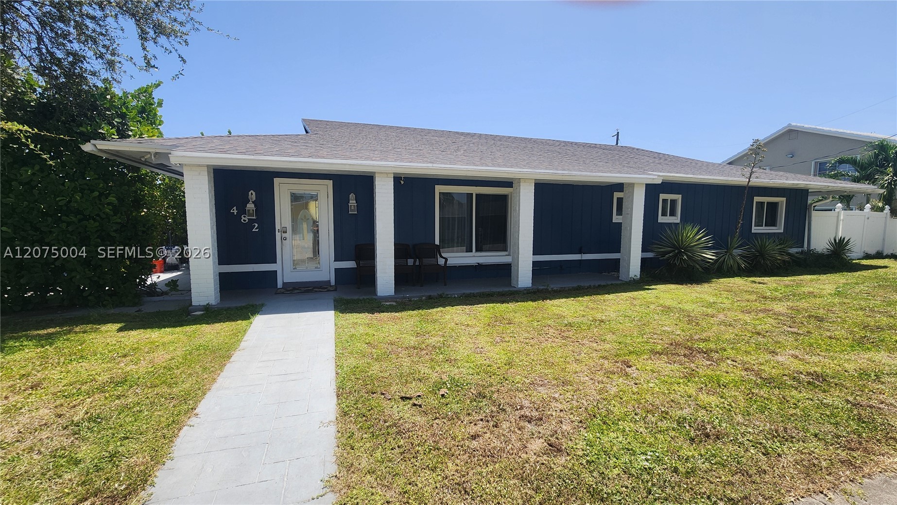 482 NE 8th Ave 482 Property Photo 1