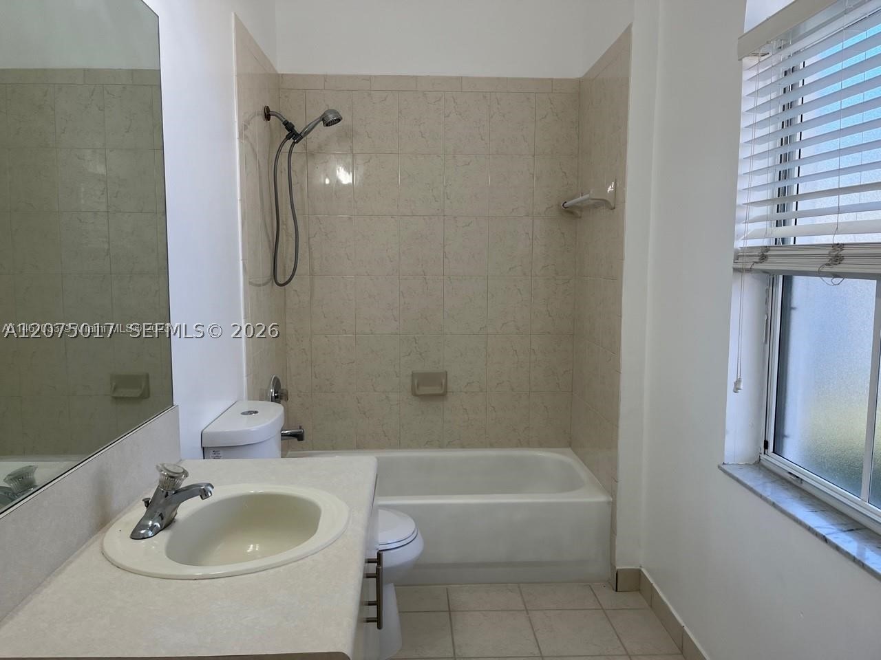 2315 Ne 37th Rd Property Photo 7