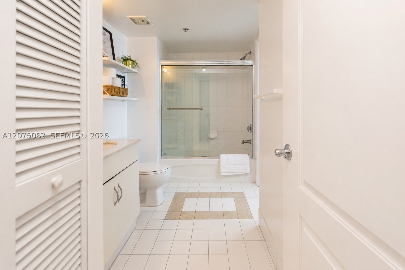 1200 Brickell Bay Dr 3207 Property Photo 9
