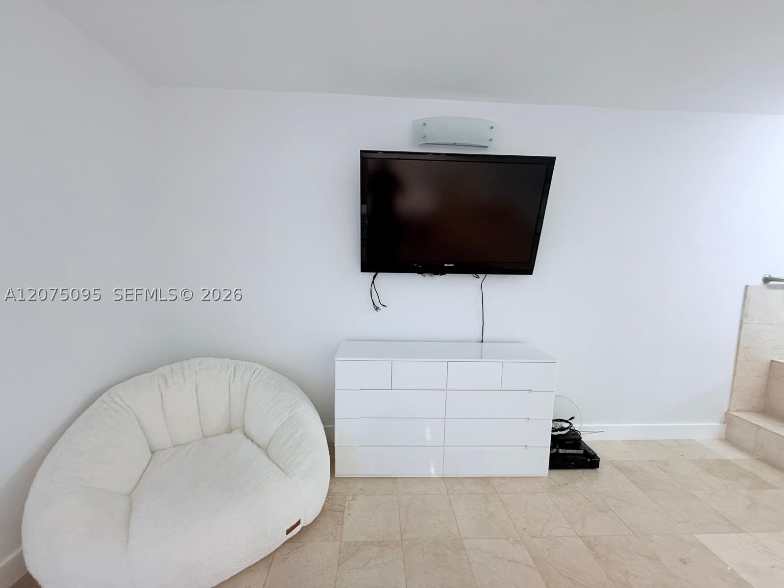 2301 Collins Ave 621 Property Photo 17