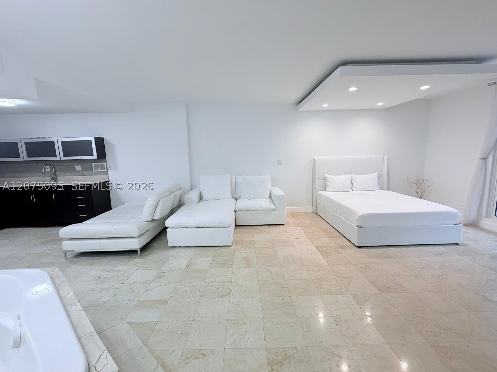 2301 Collins Ave 621 Property Photo 22
