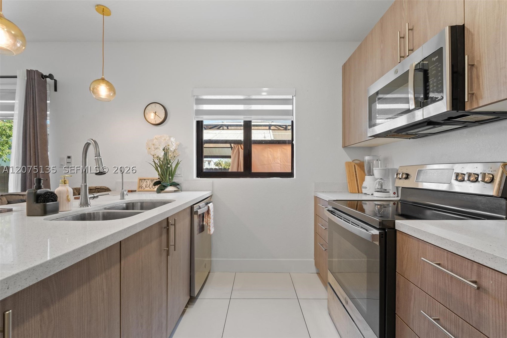 A12075135 Property Photo 4
