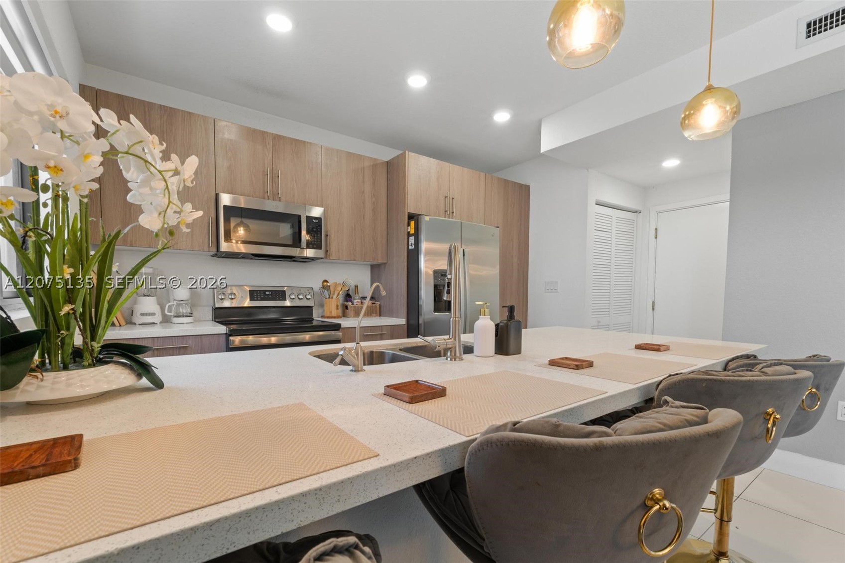 A12075135 Property Photo 7