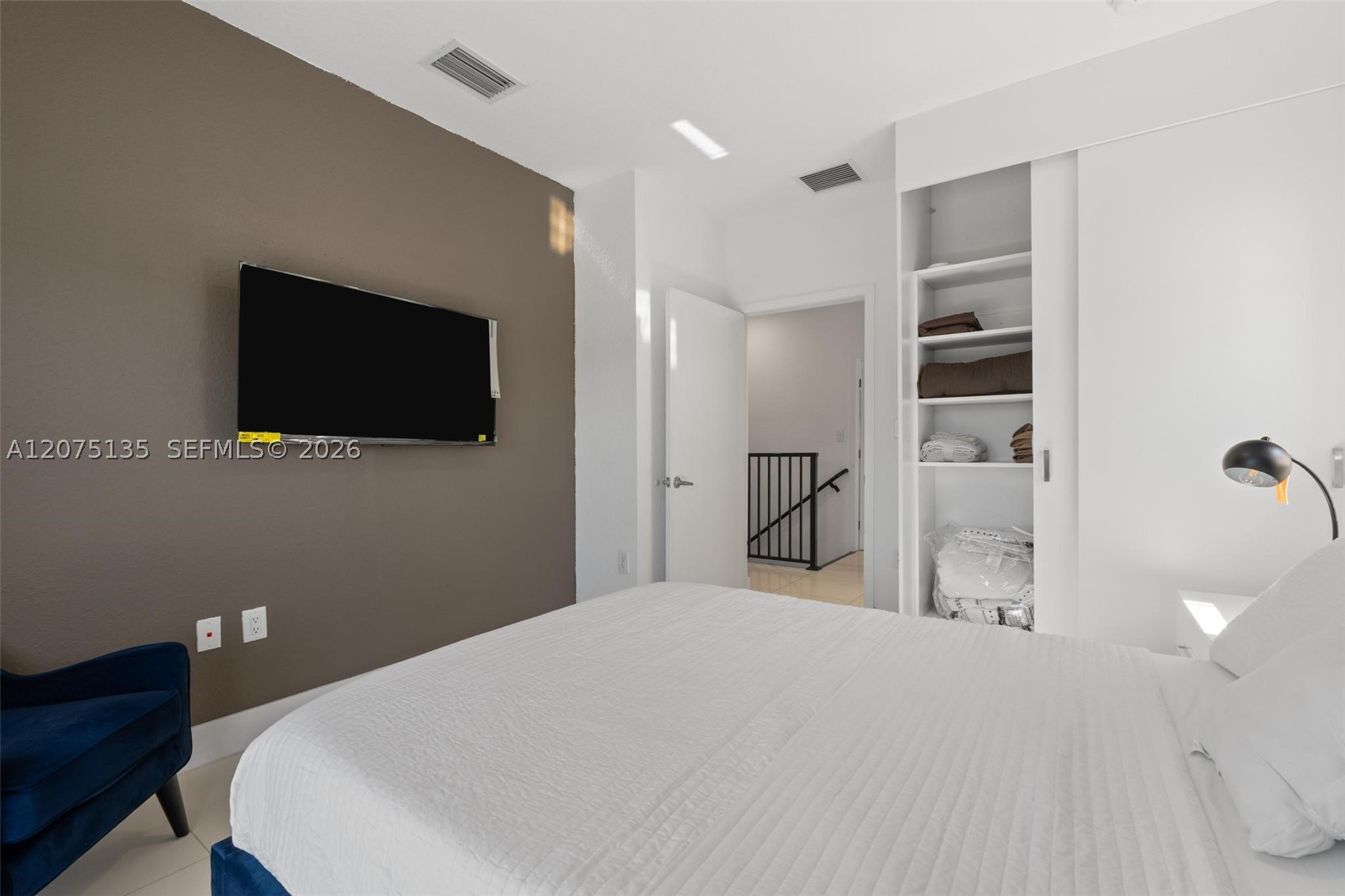 A12075135 Property Photo 17