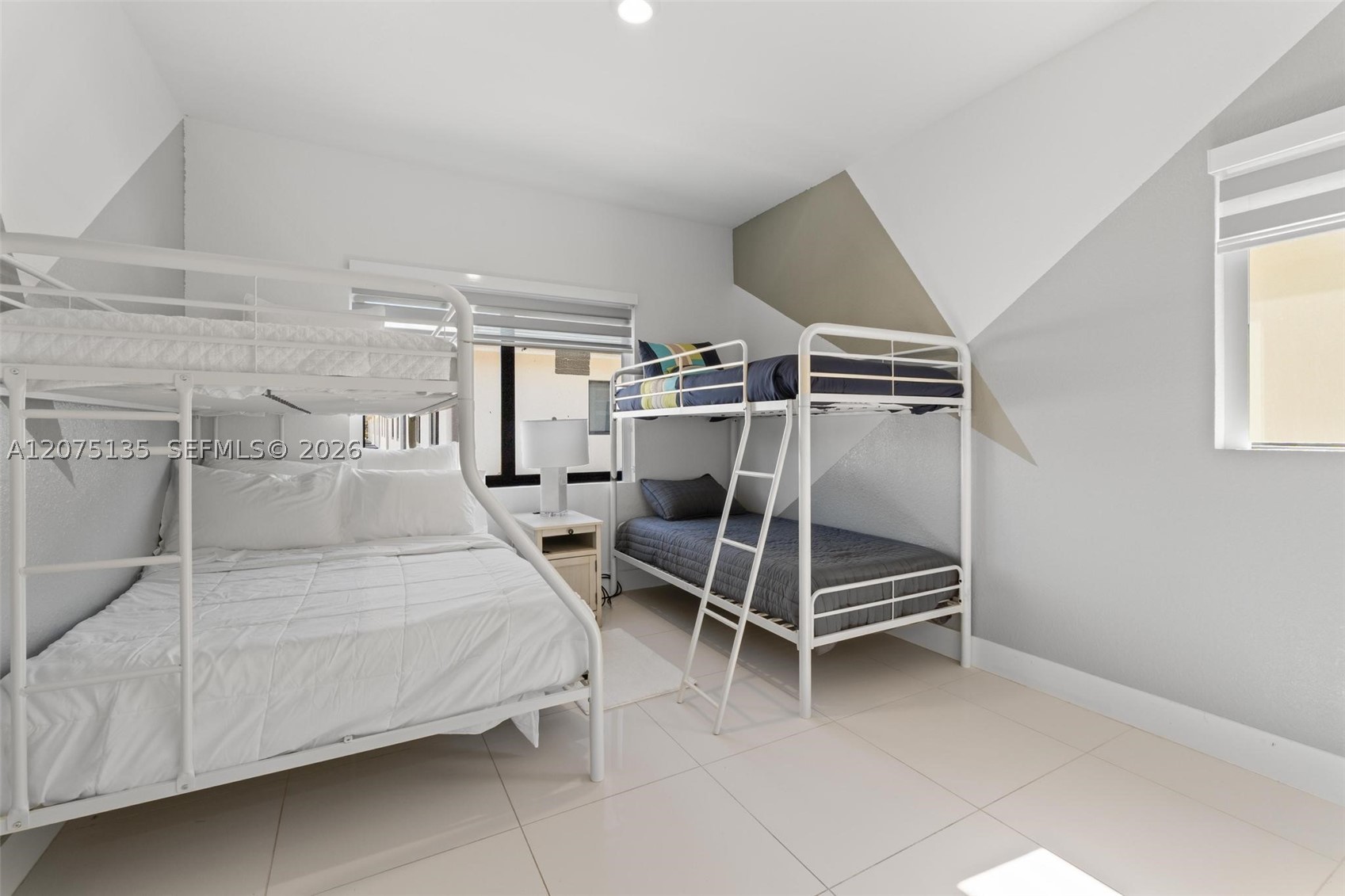 A12075135 Property Photo 22