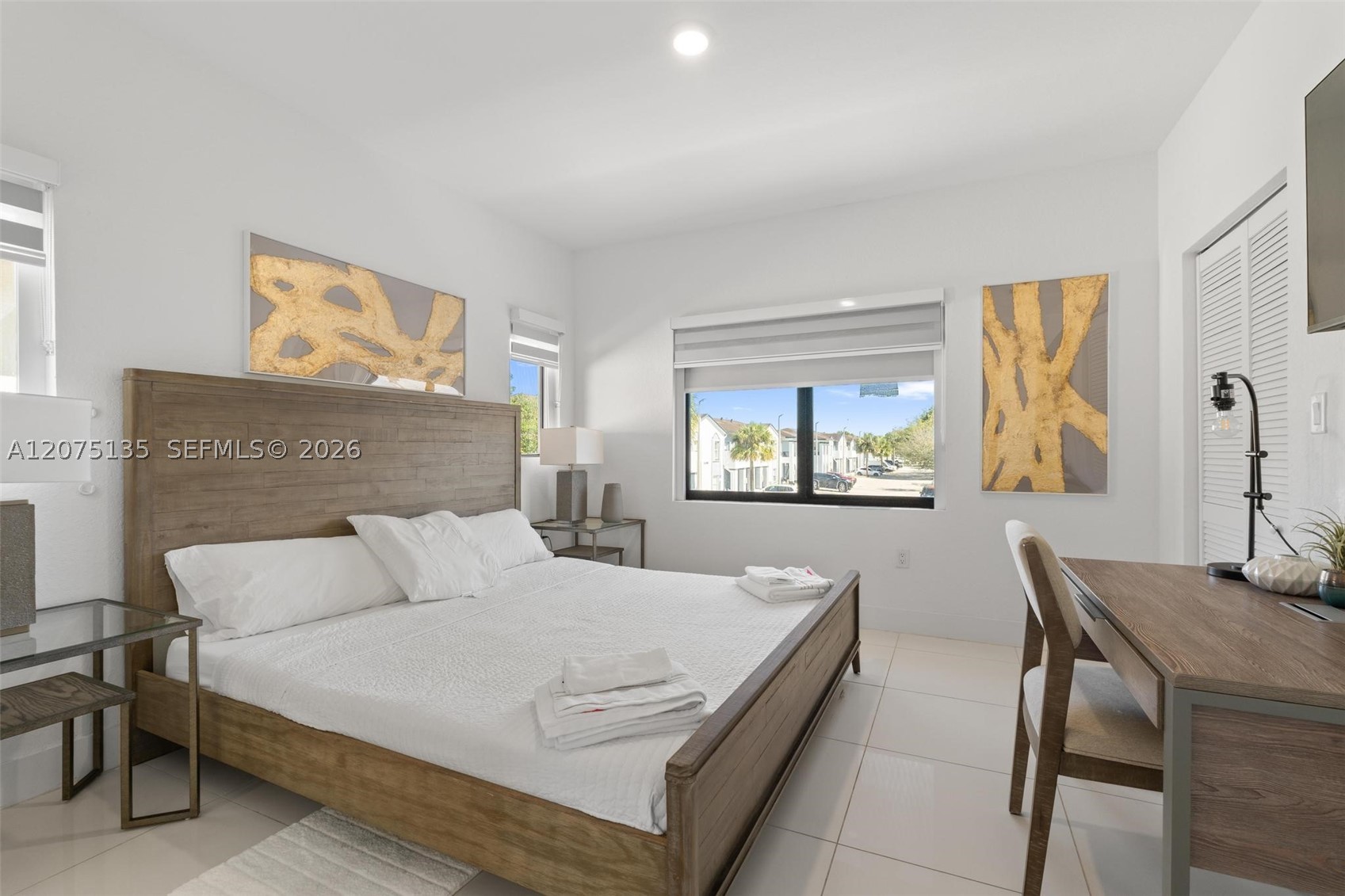 A12075135 Property Photo 29