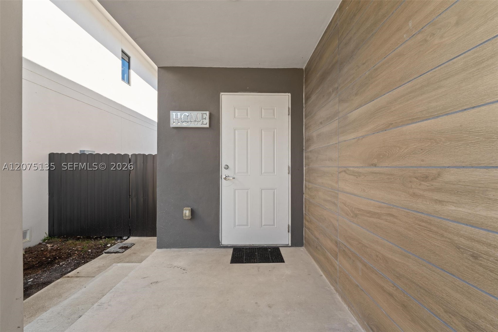 A12075135 Property Photo 30