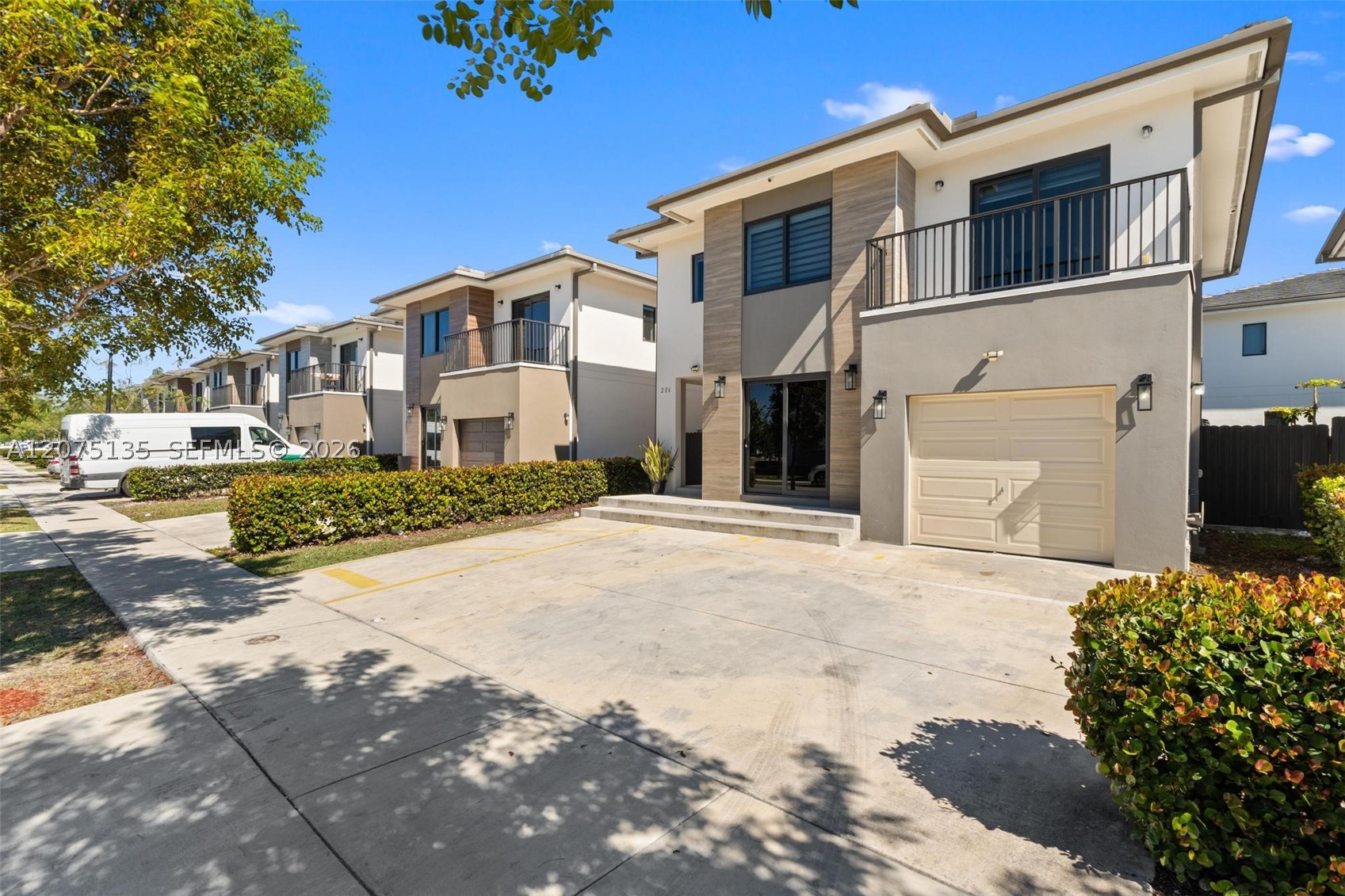 A12075135 Property Photo 32
