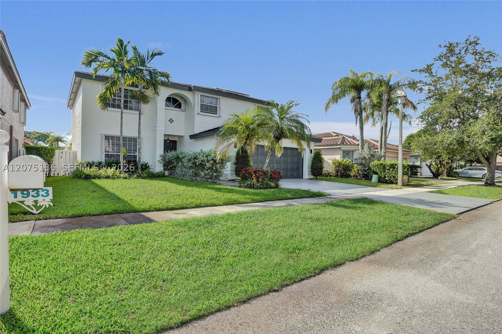 1933 Sw 180th Ter Property Photo 1