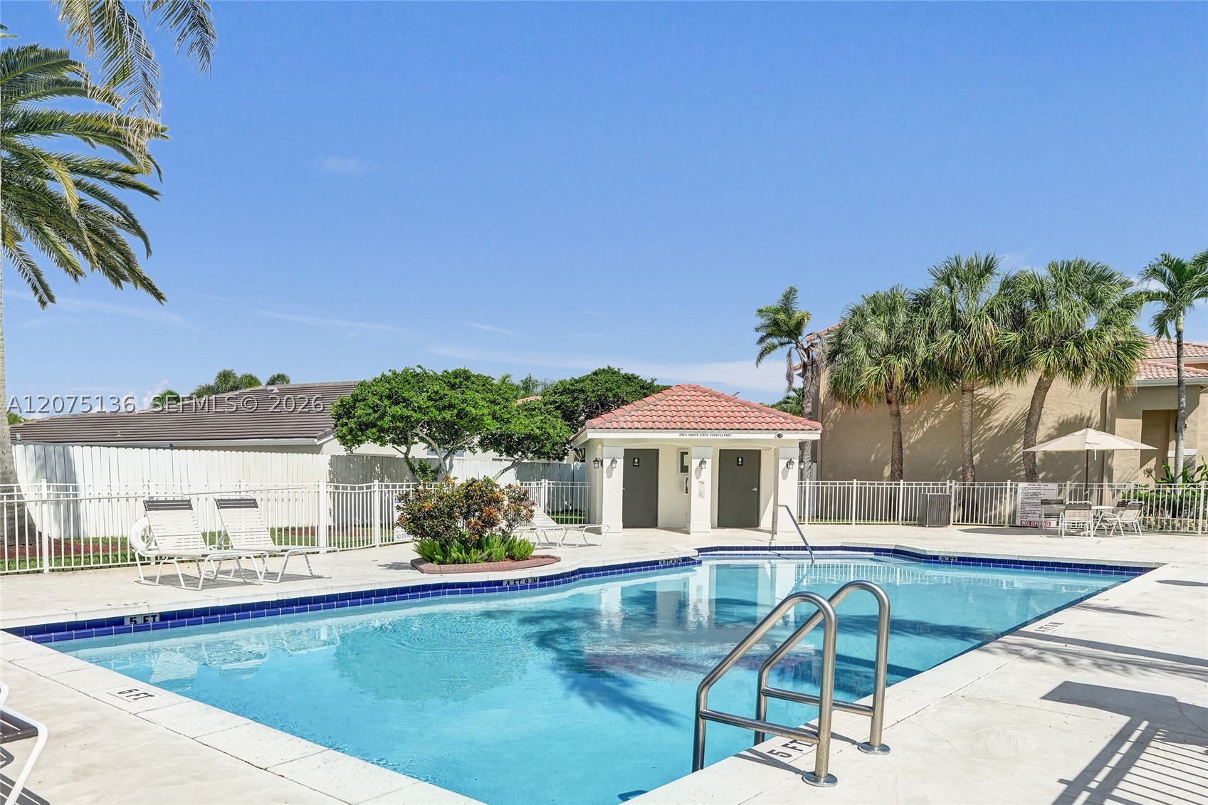 1933 Sw 180th Ter Property Photo 2