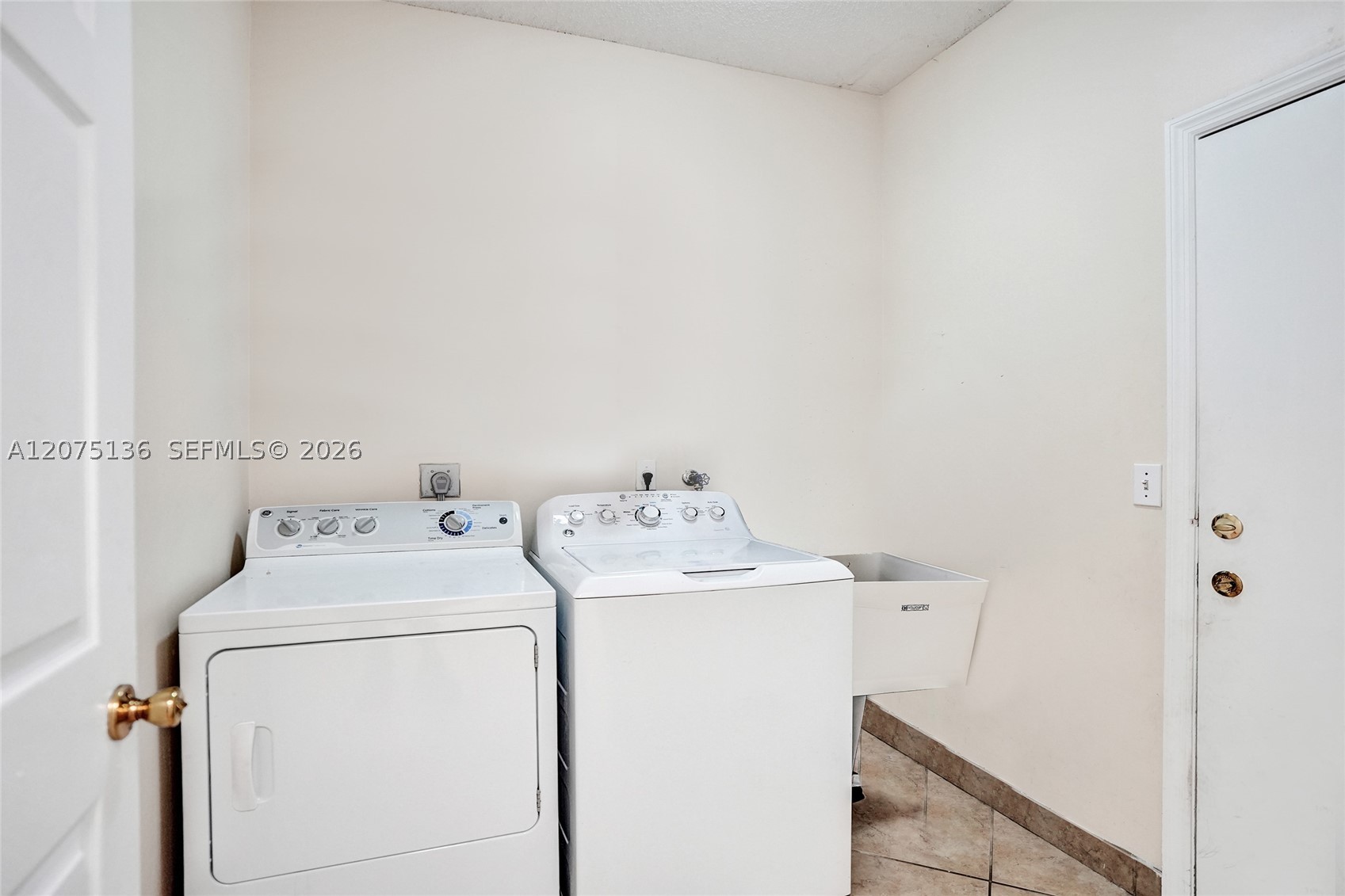 1933 Sw 180th Ter Property Photo 25