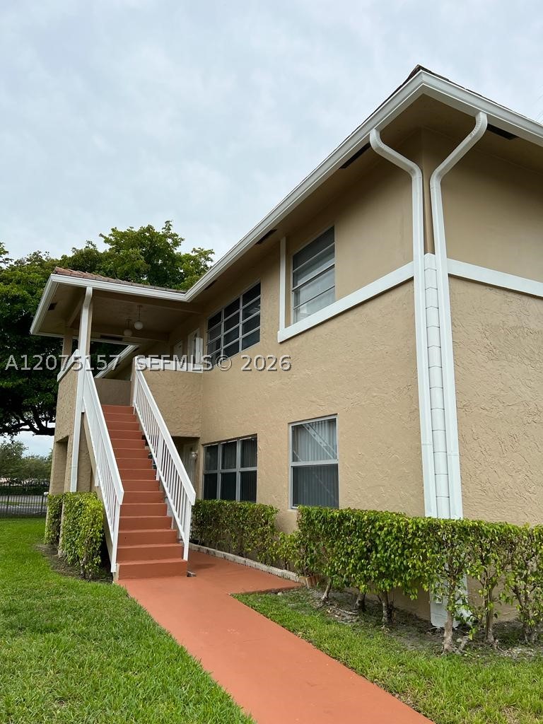 10112 Twin Lakes Dr 11-E Property Photo 1
