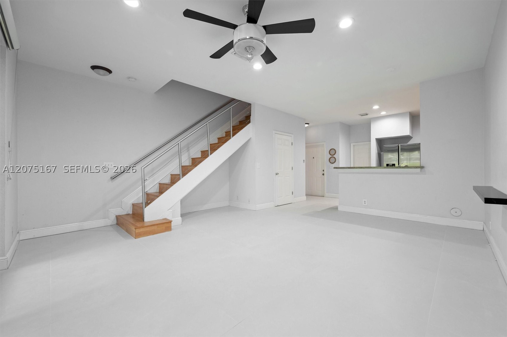3810 Tree Top Dr Property Photo 8