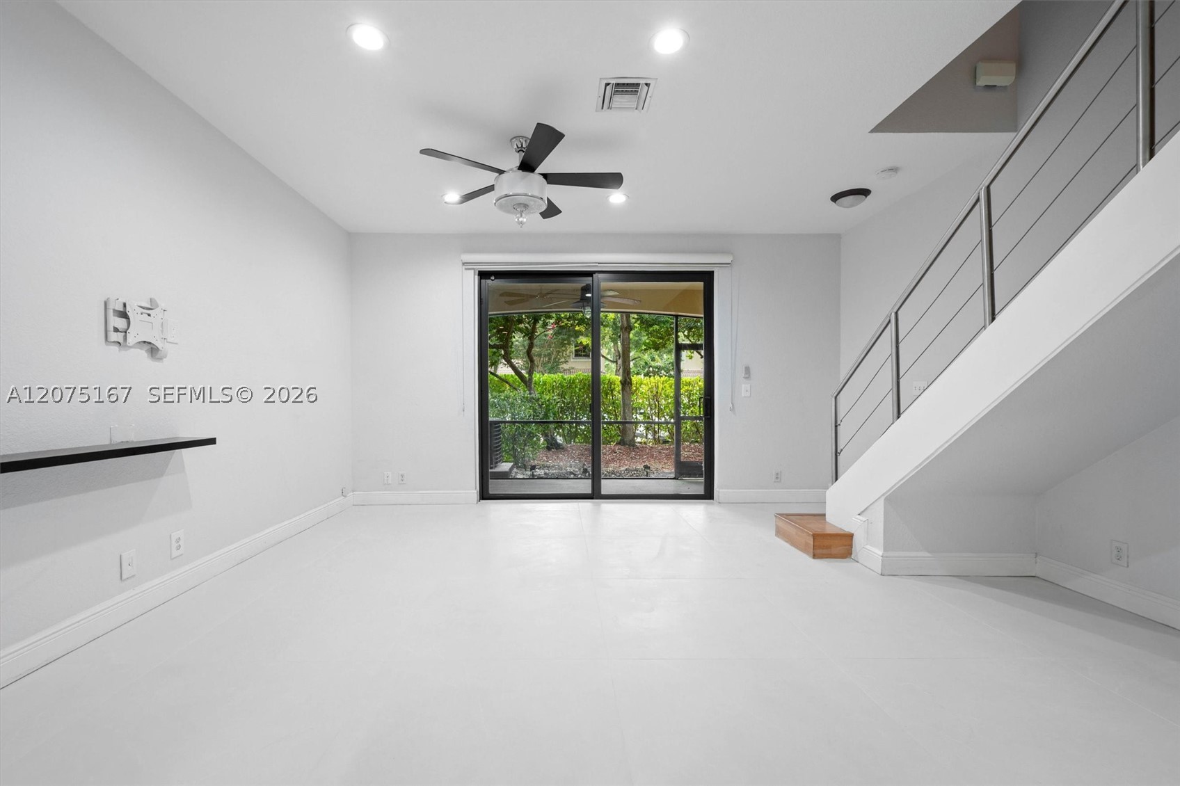 3810 Tree Top Dr Property Photo 10
