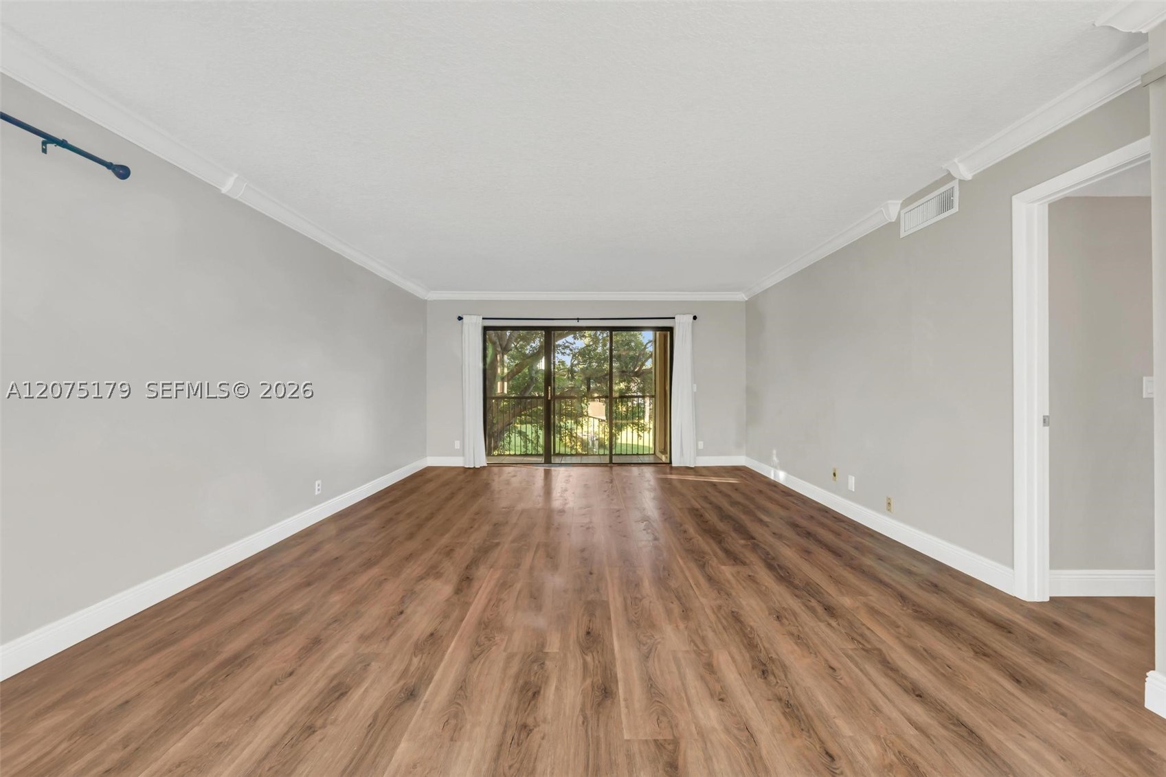 402 Lakeview Dr 201 Property Photo 5