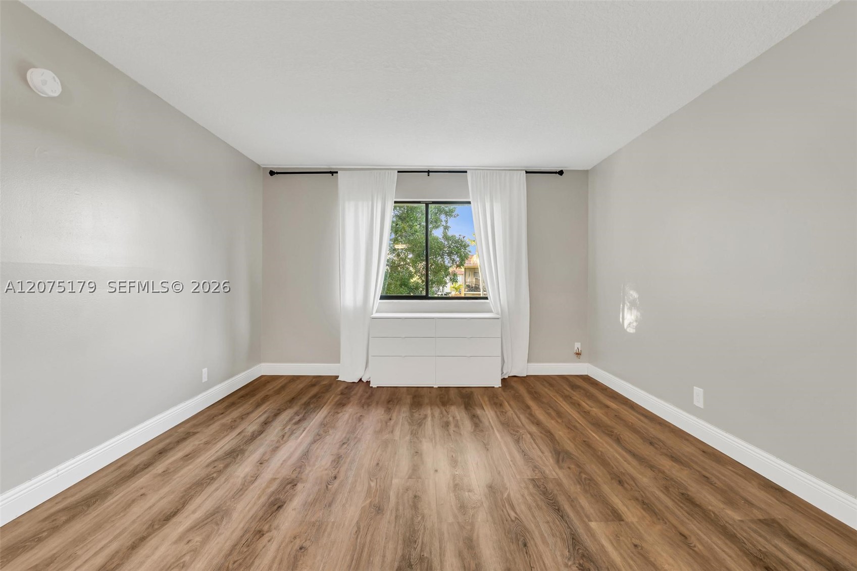 402 Lakeview Dr 201 Property Photo 14