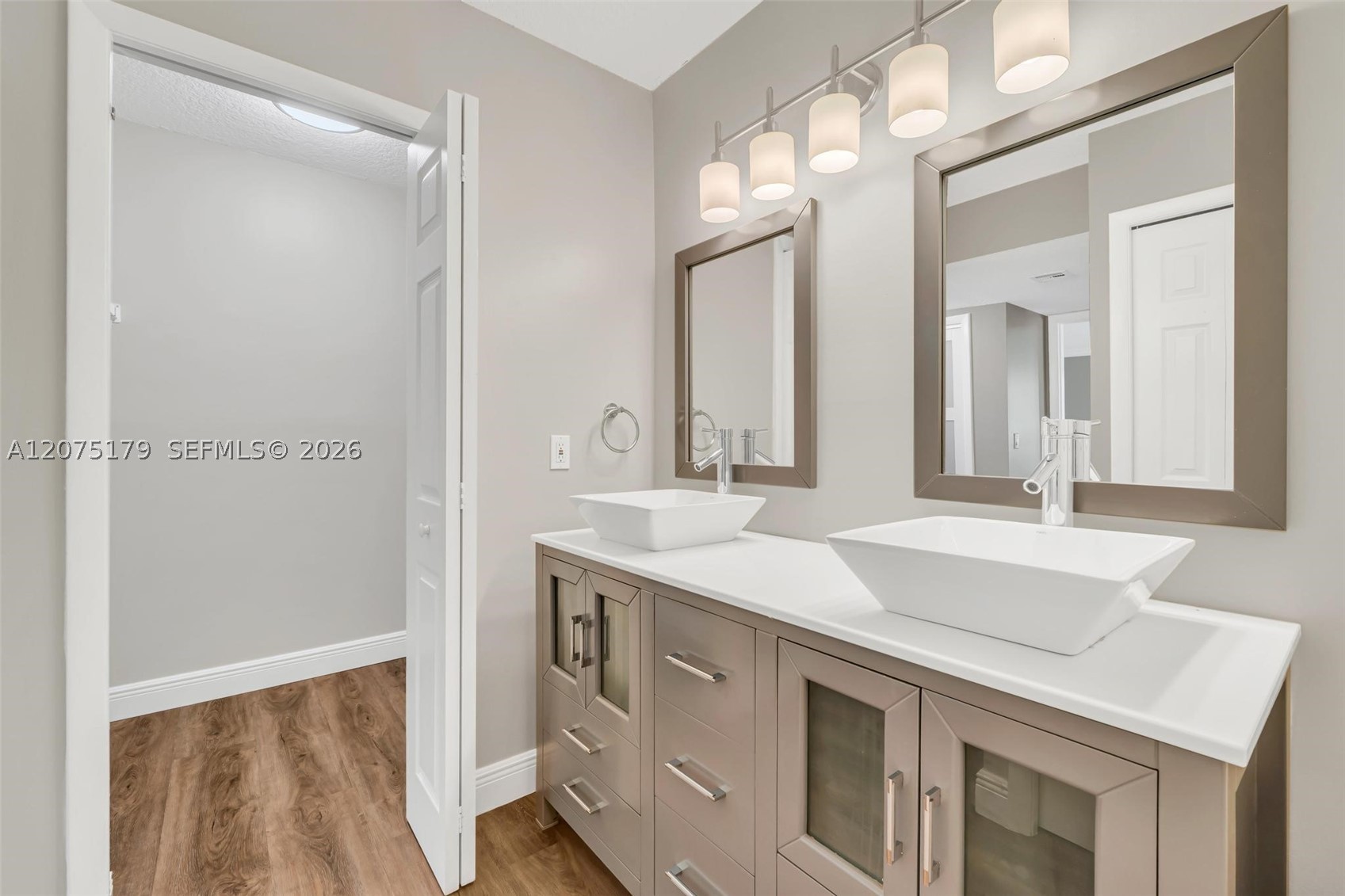 402 Lakeview Dr 201 Property Photo 16