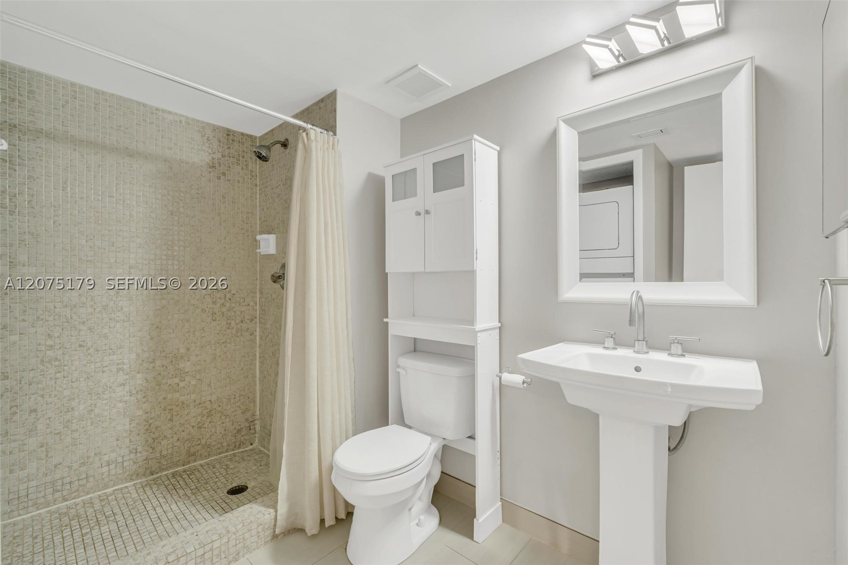 402 Lakeview Dr 201 Property Photo 23