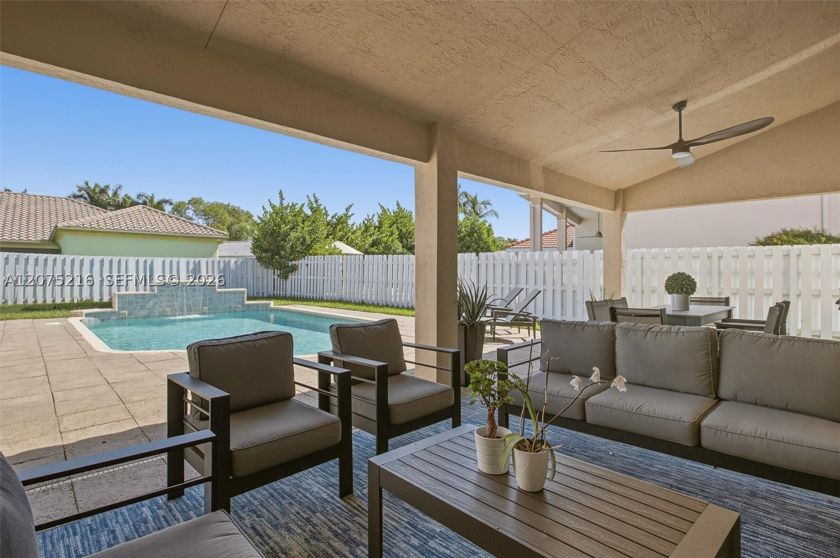 609 Verona Pl Property Photo 5