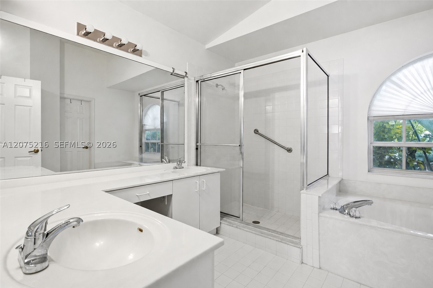 609 Verona Pl Property Photo 22