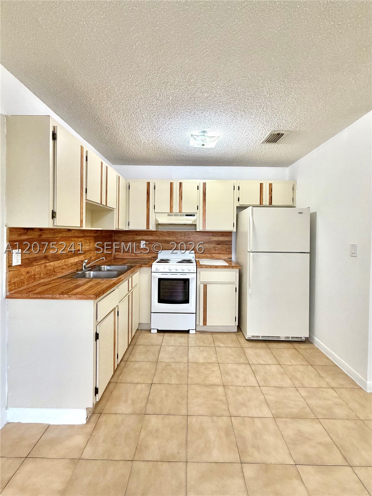 61 W 23rd St 205 Property Photo 4