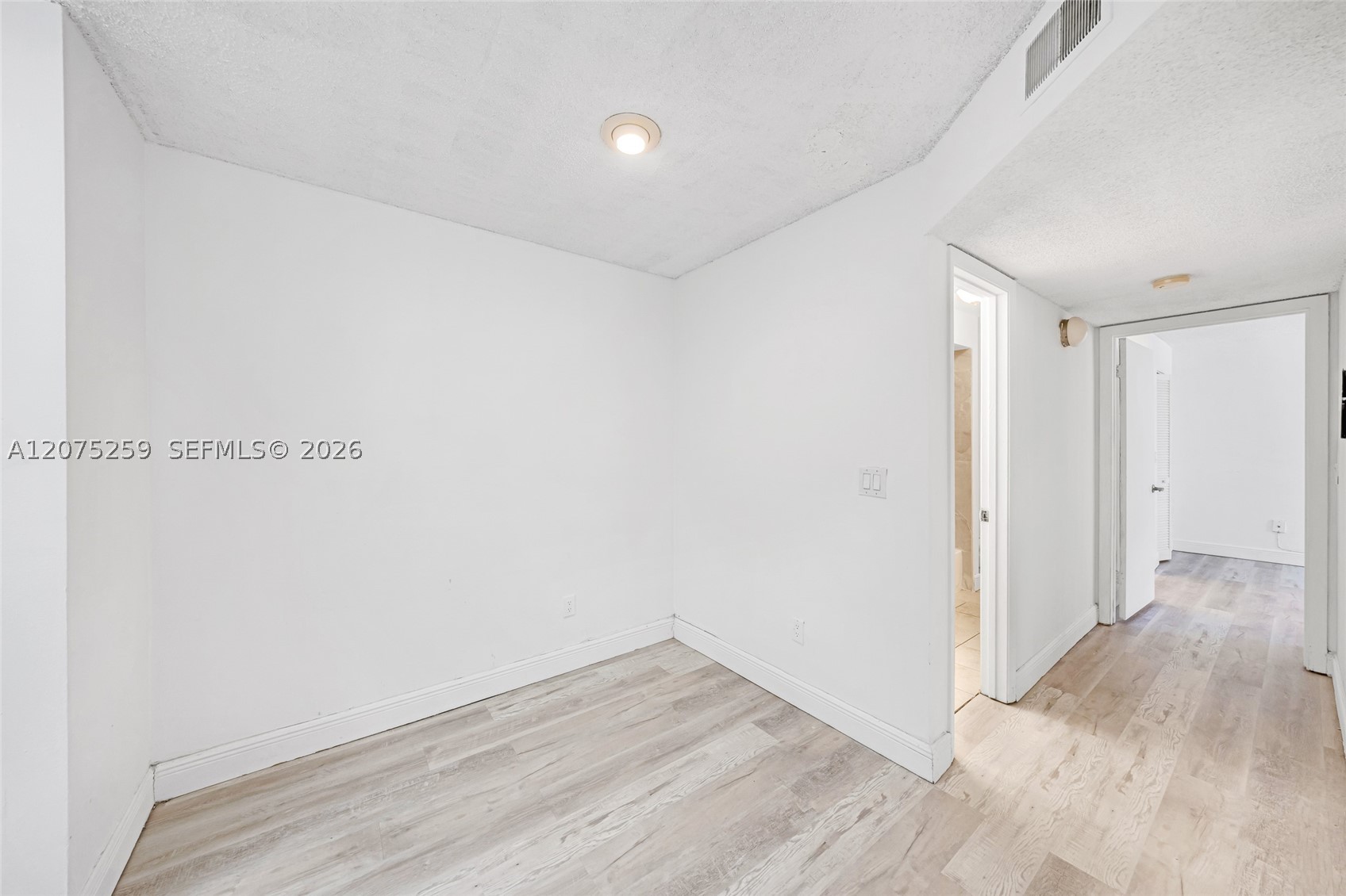 1237 Sw 46th Ave 806 Property Photo 4