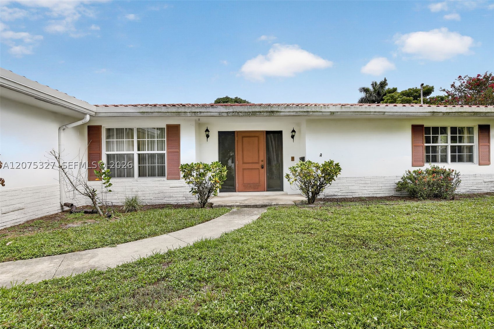 1350 Nw 73rd Ave Property Photo 4